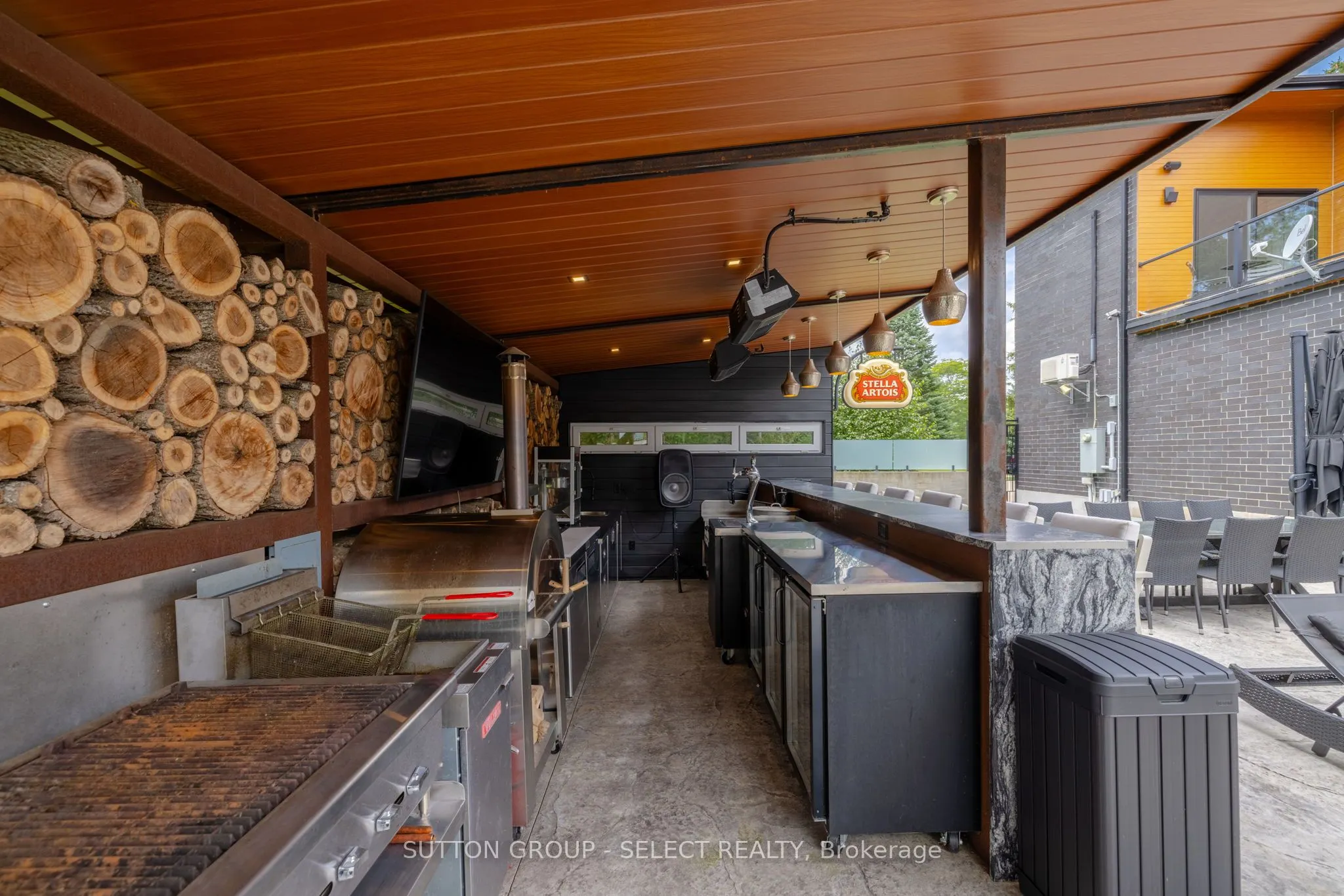 9385 ELVIAGE Drive
