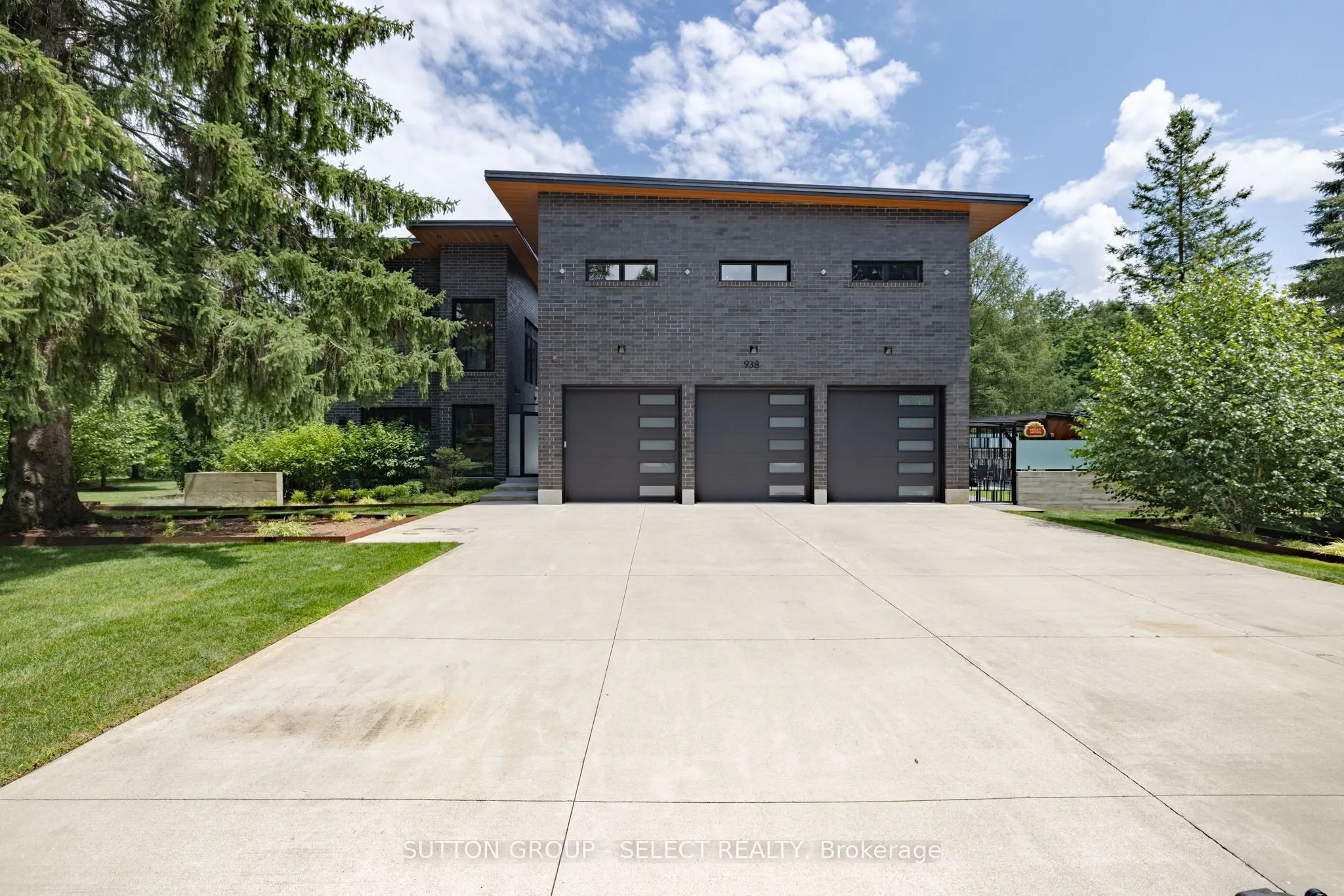 9385 ELVIAGE Drive