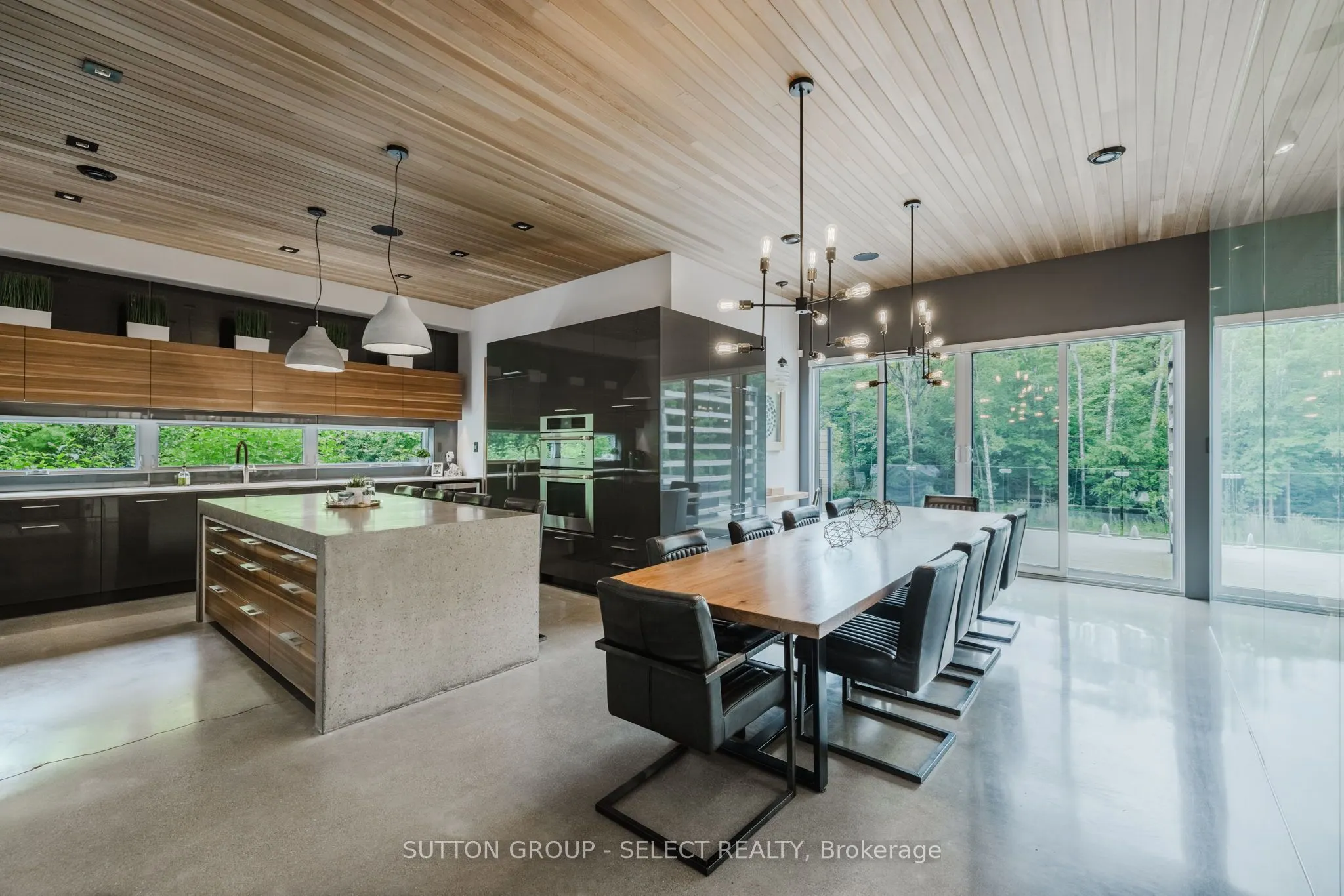 9385 ELVIAGE Drive