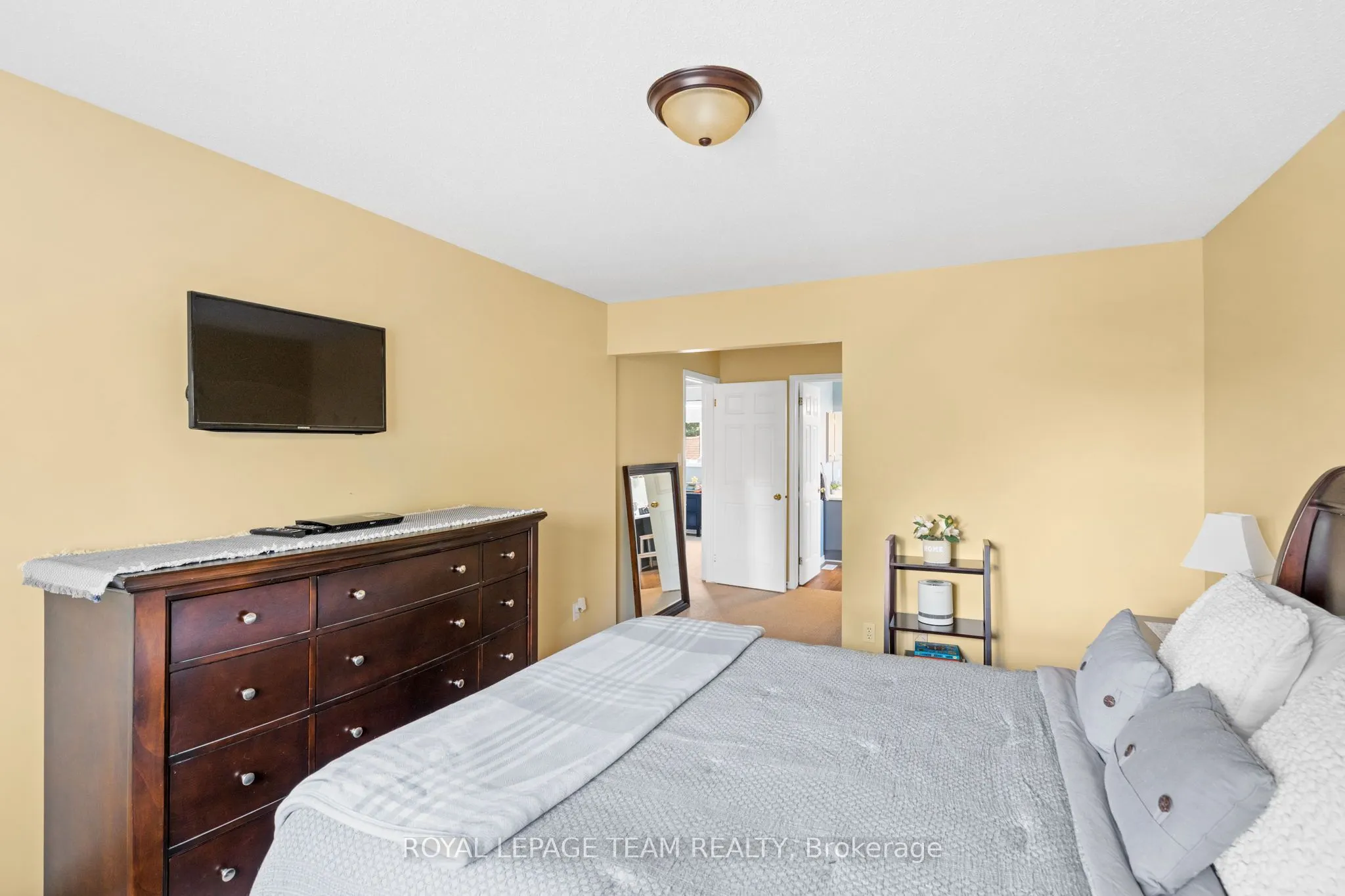 4 Candow Crescent