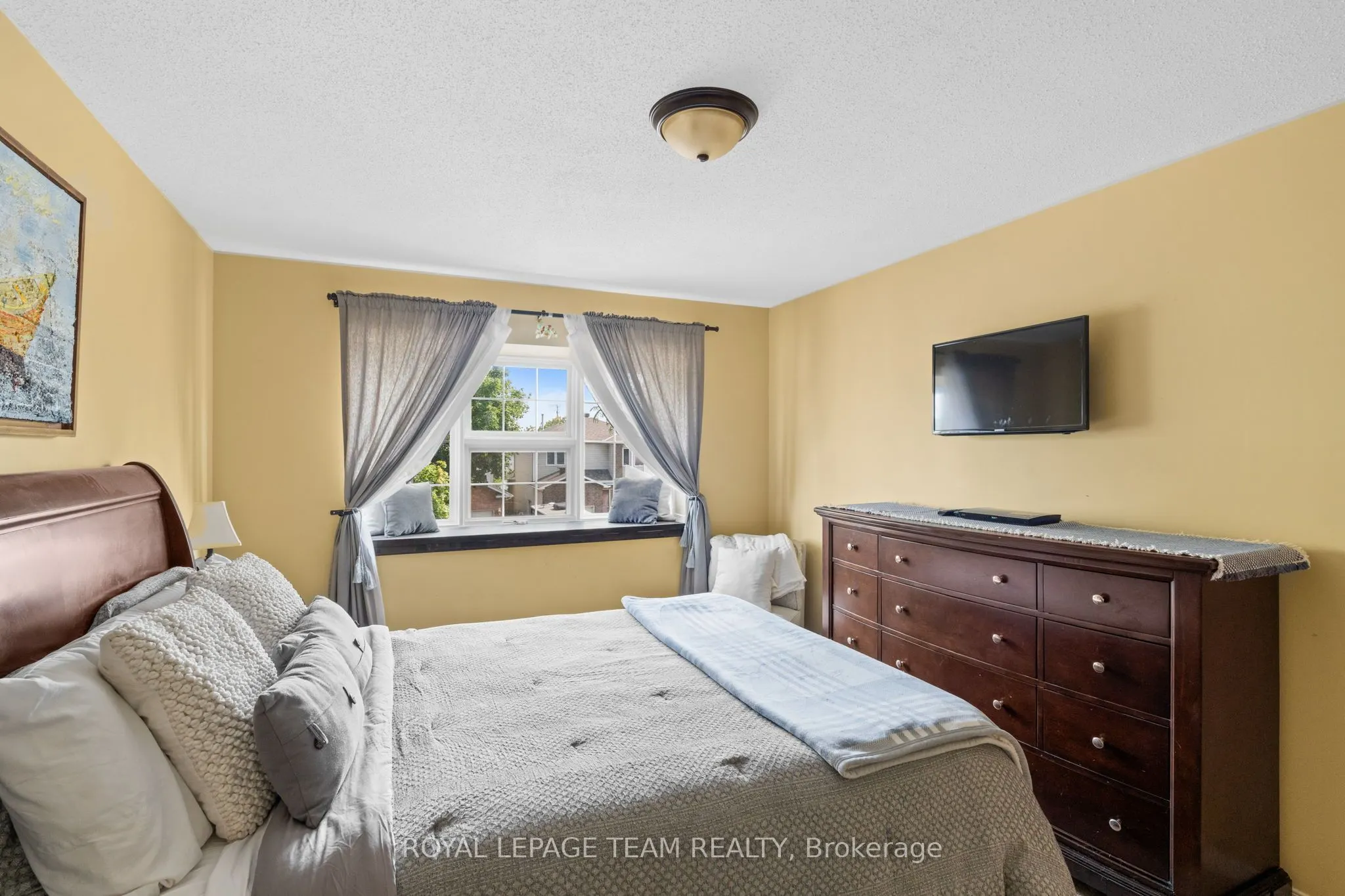 4 Candow Crescent