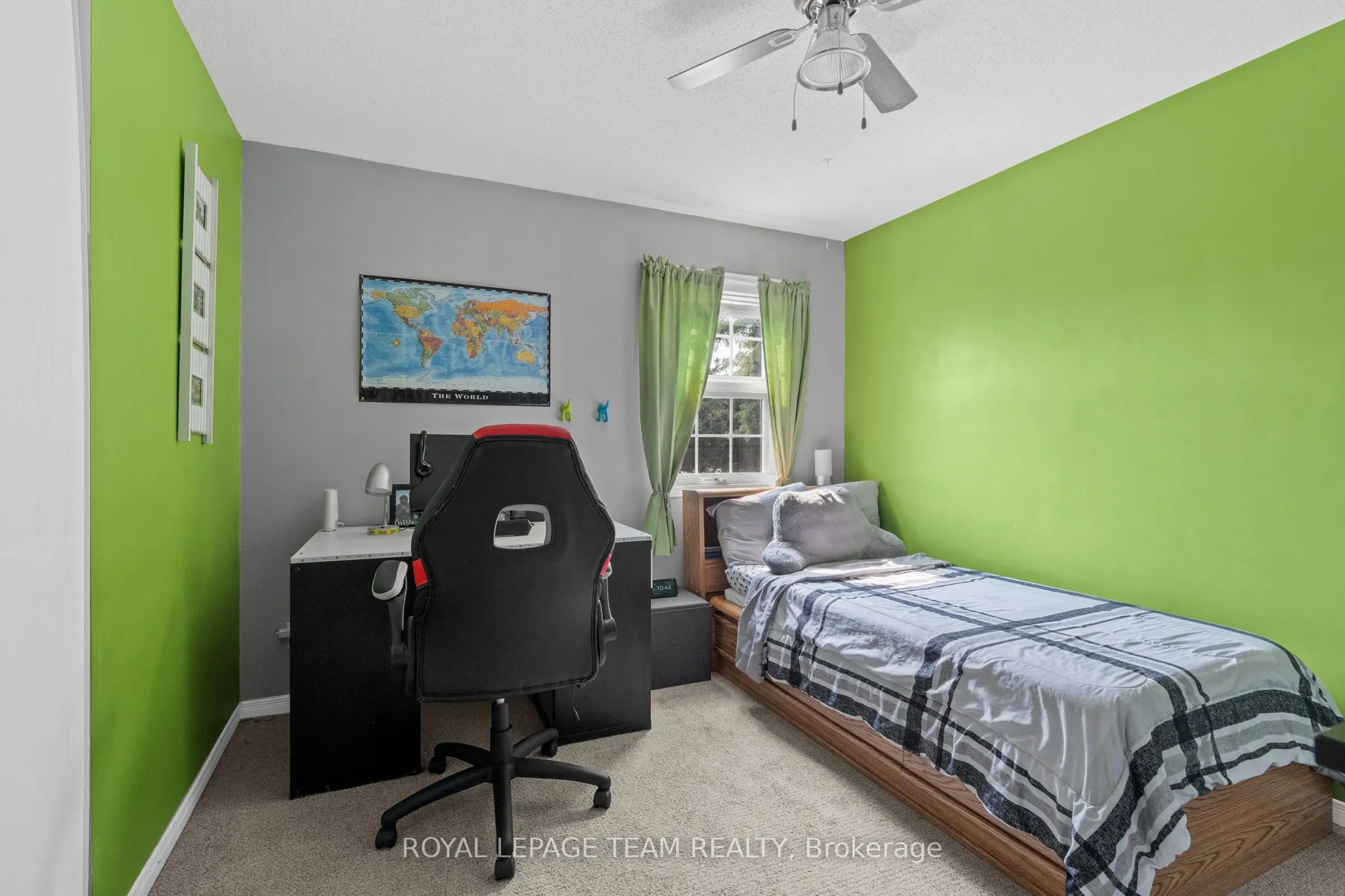 4 Candow Crescent