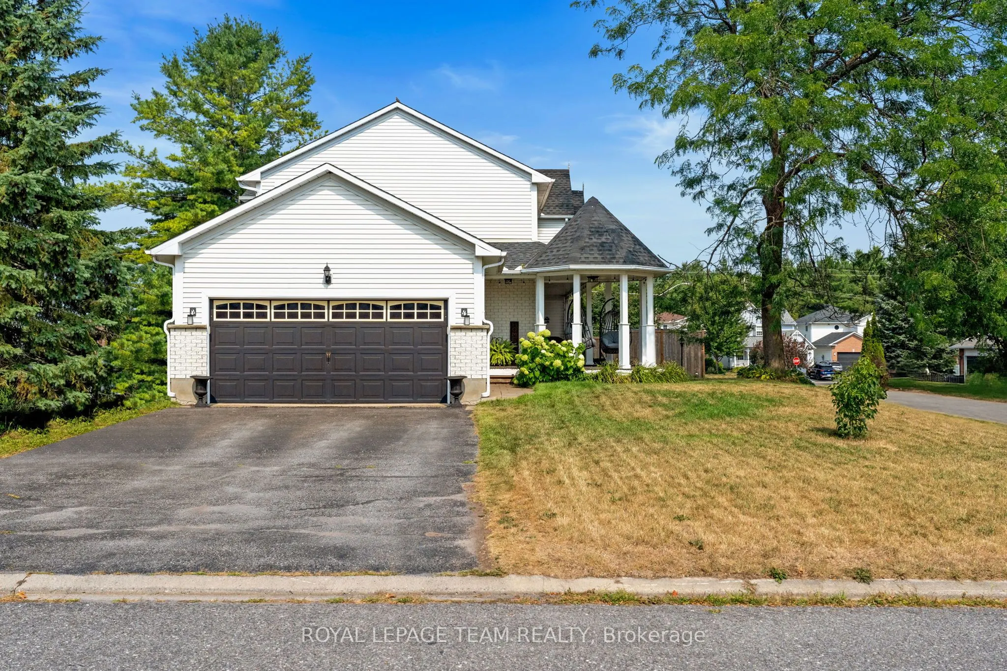 4 Candow Crescent