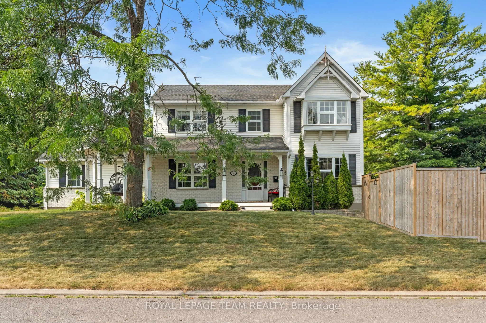 4 Candow Crescent