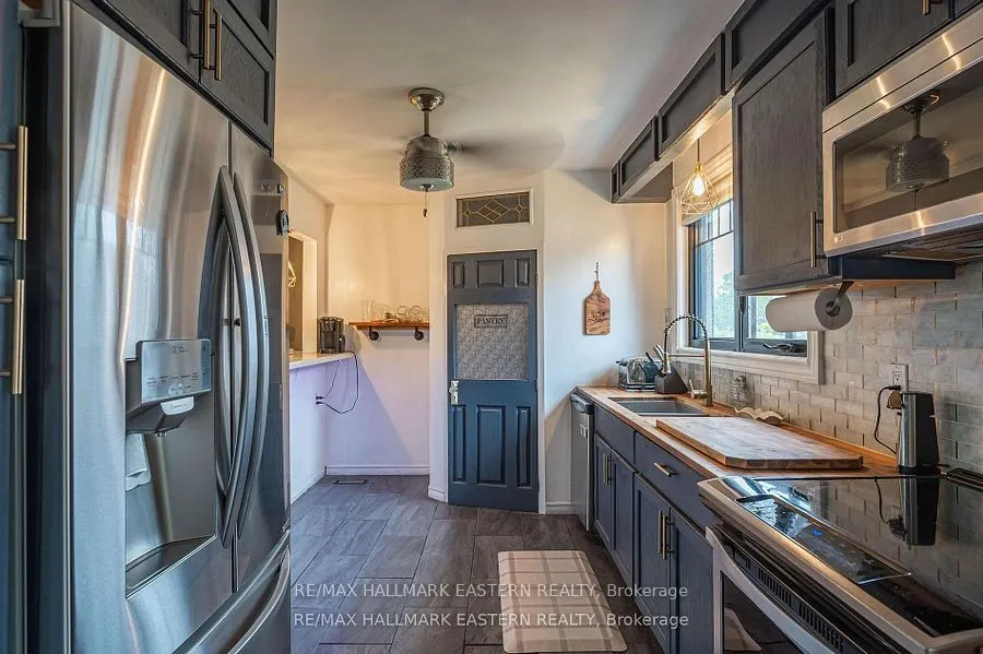 97 Peacock Boulevard
