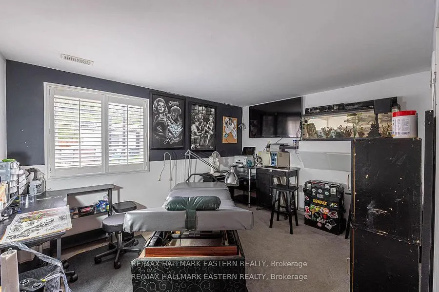 97 Peacock Boulevard