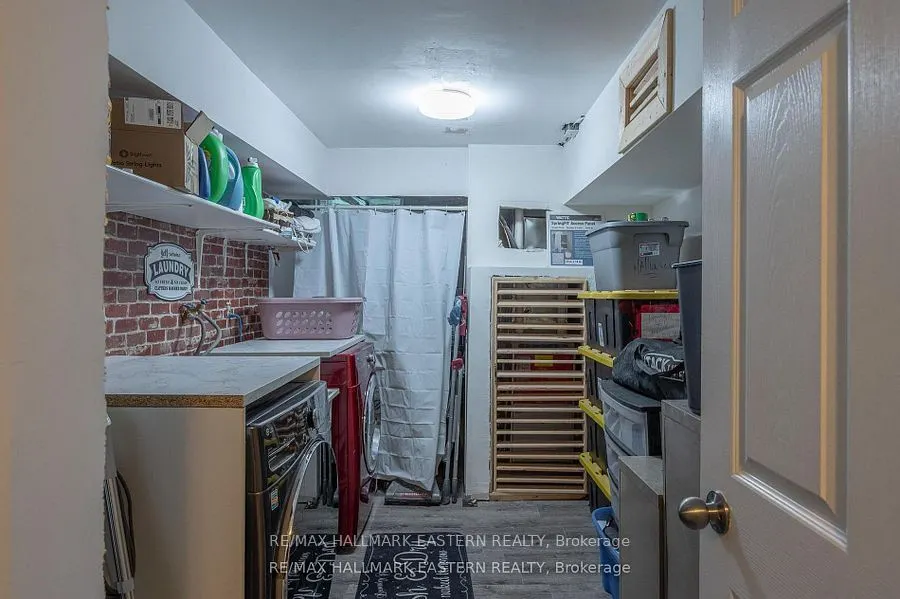 97 Peacock Boulevard