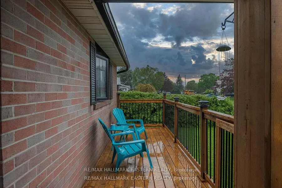97 Peacock Boulevard