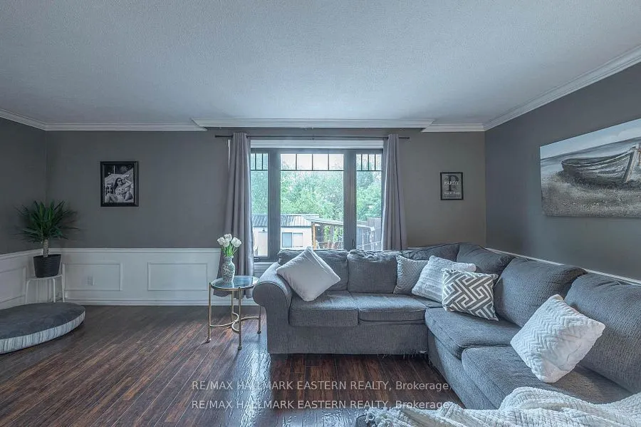 97 Peacock Boulevard
