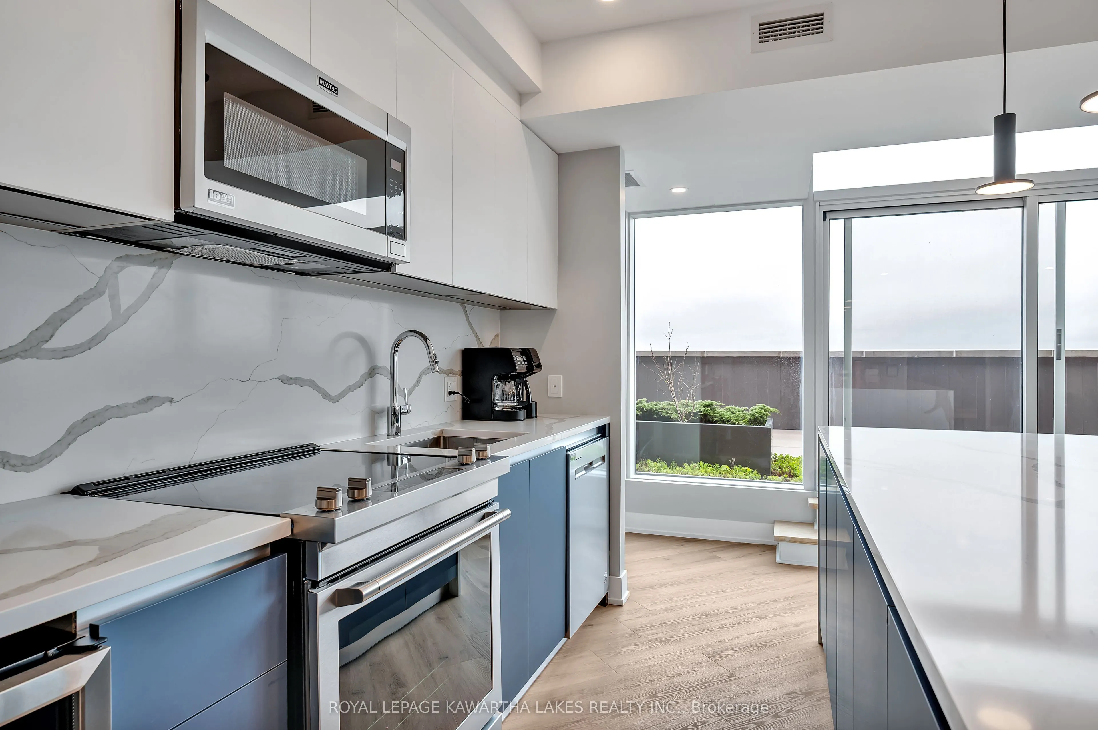 195 HUNTER Street E, #404
