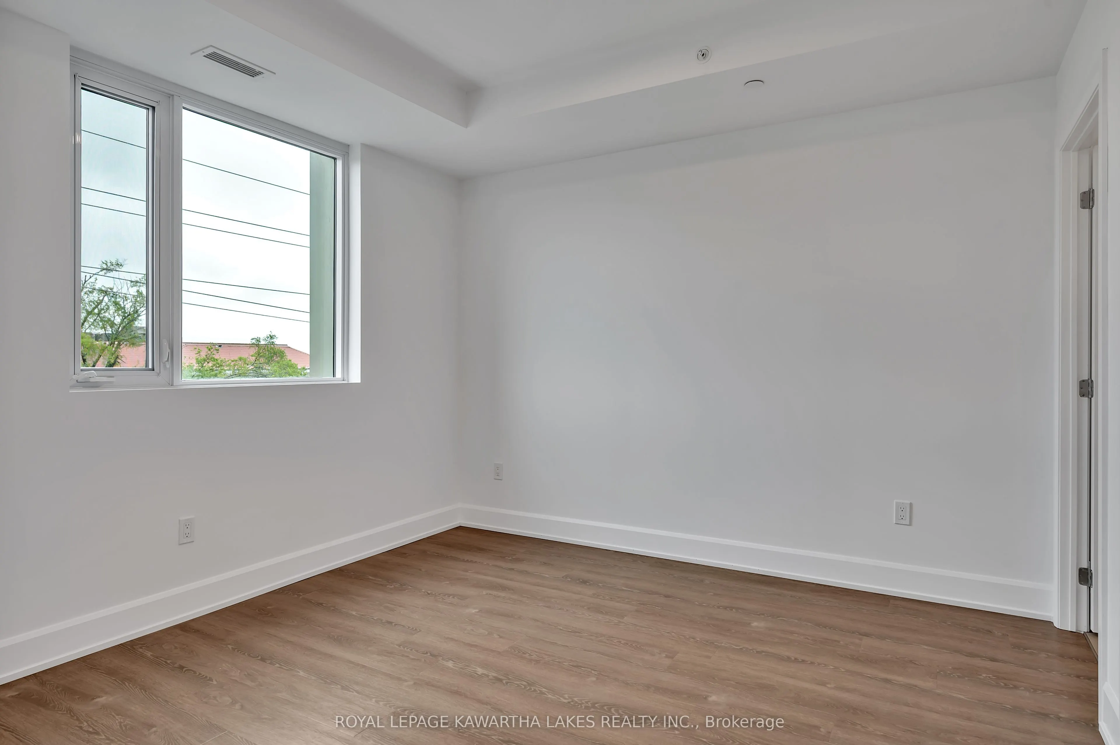 195 HUNTER Street E, #404