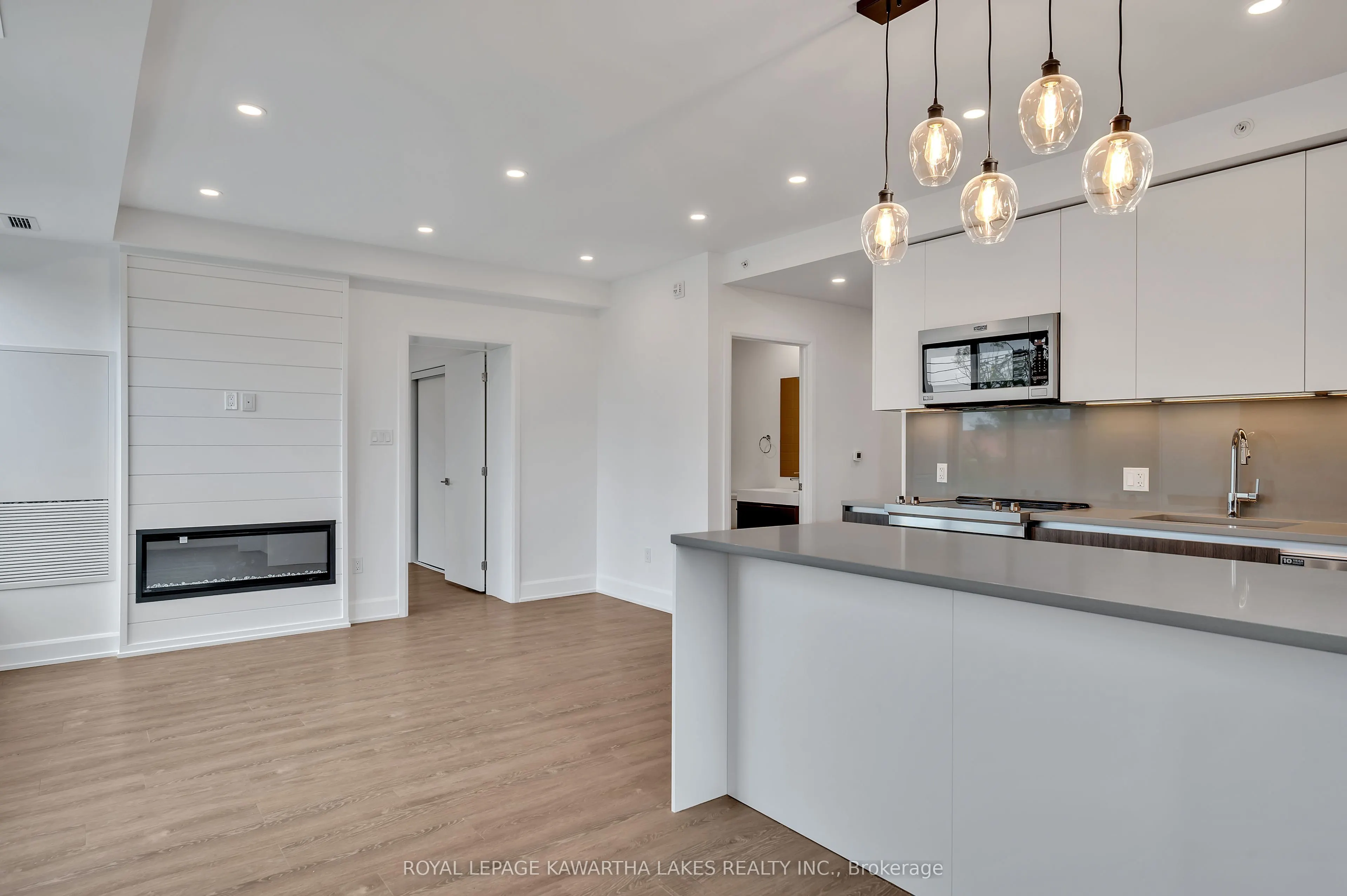 195 HUNTER Street E, #404