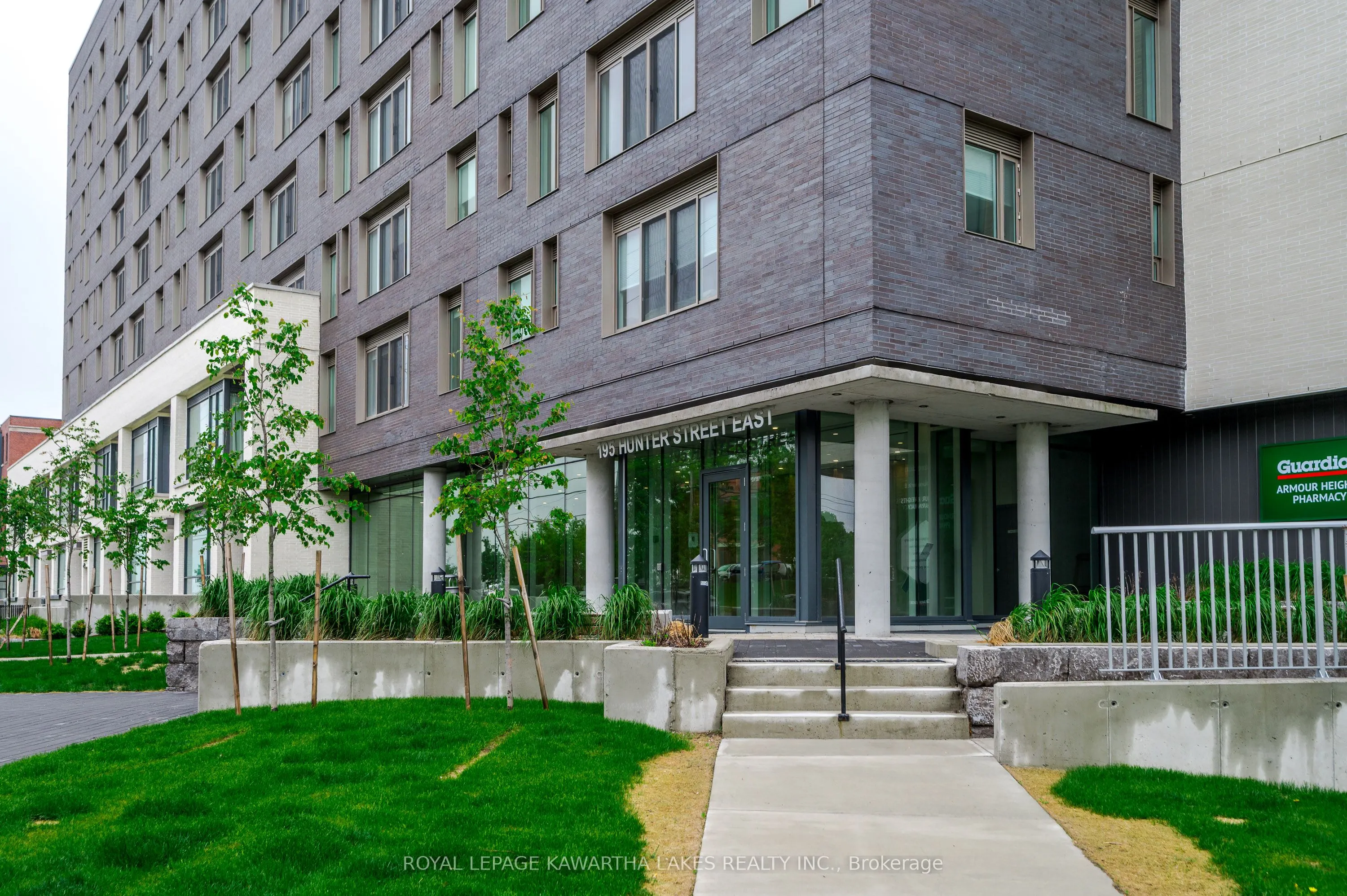 195 HUNTER Street E, #404