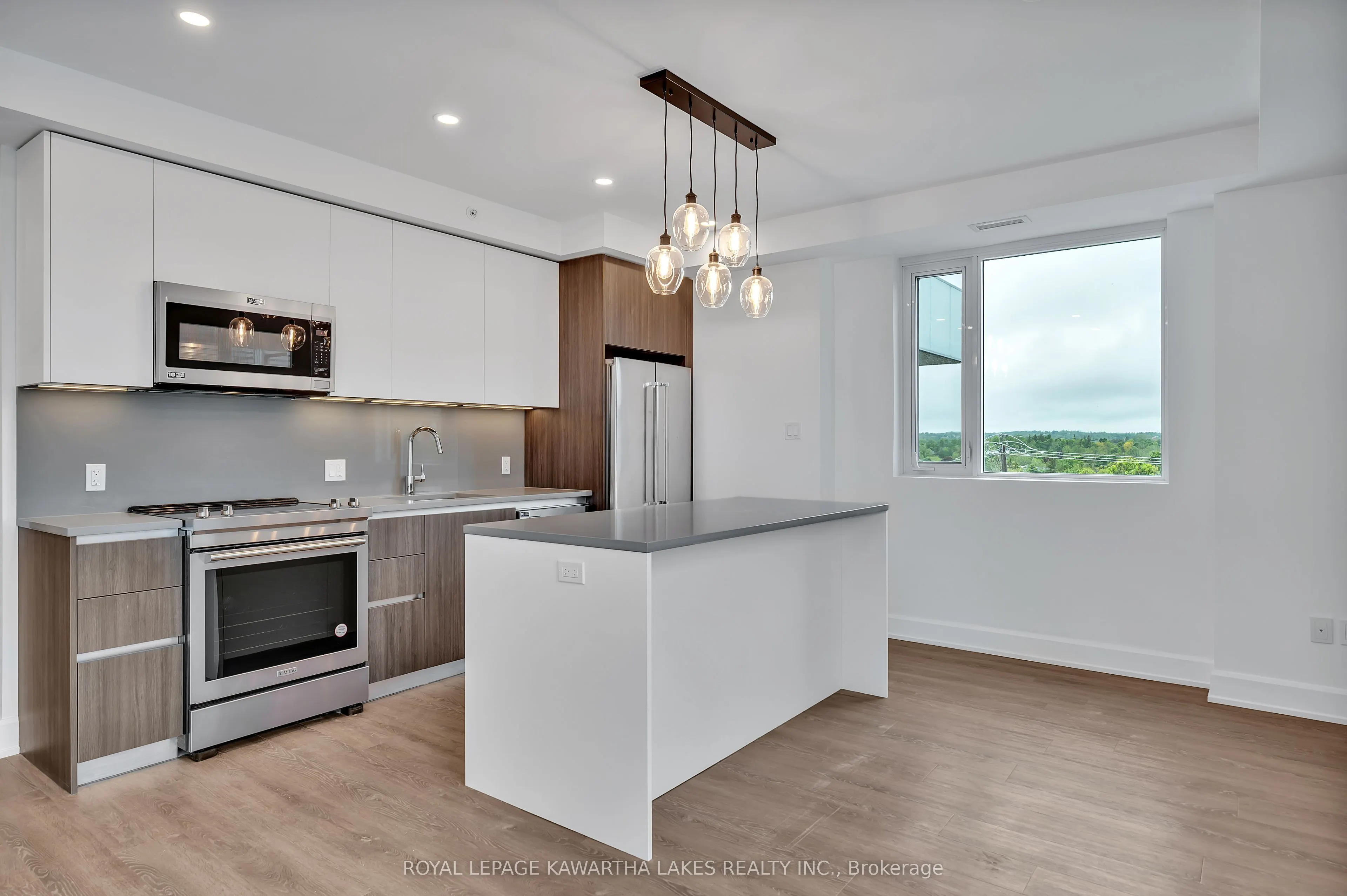195 HUNTER Street E, #404