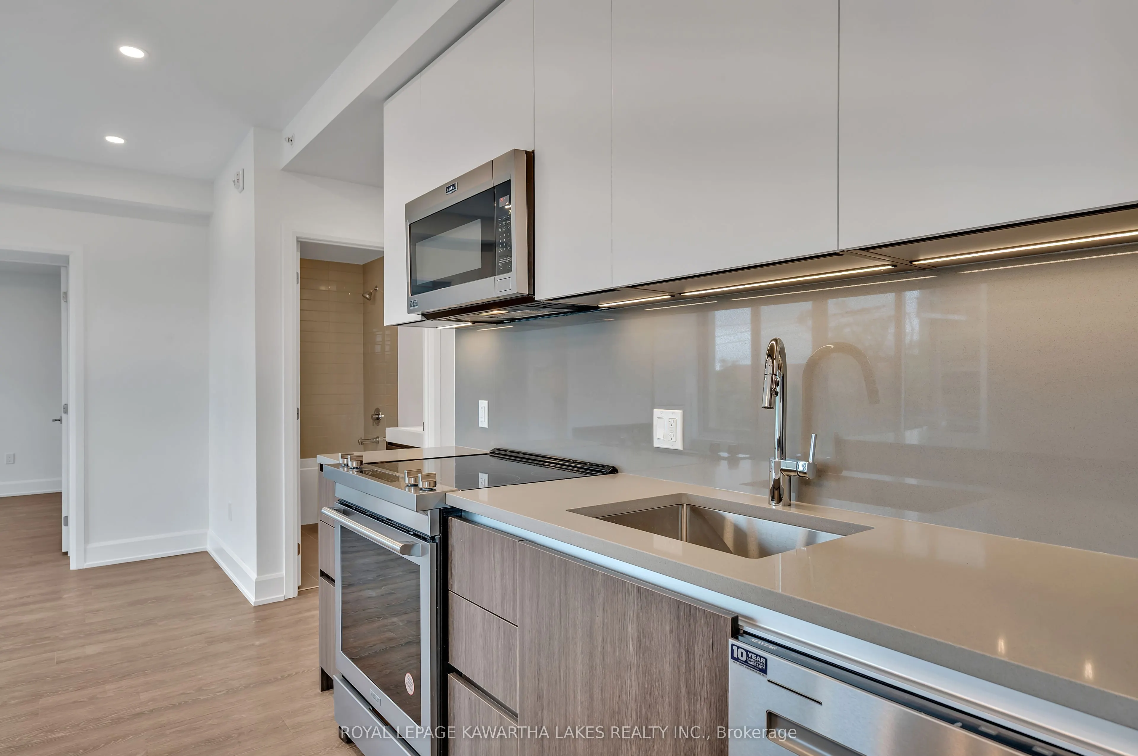195 HUNTER Street E, #404