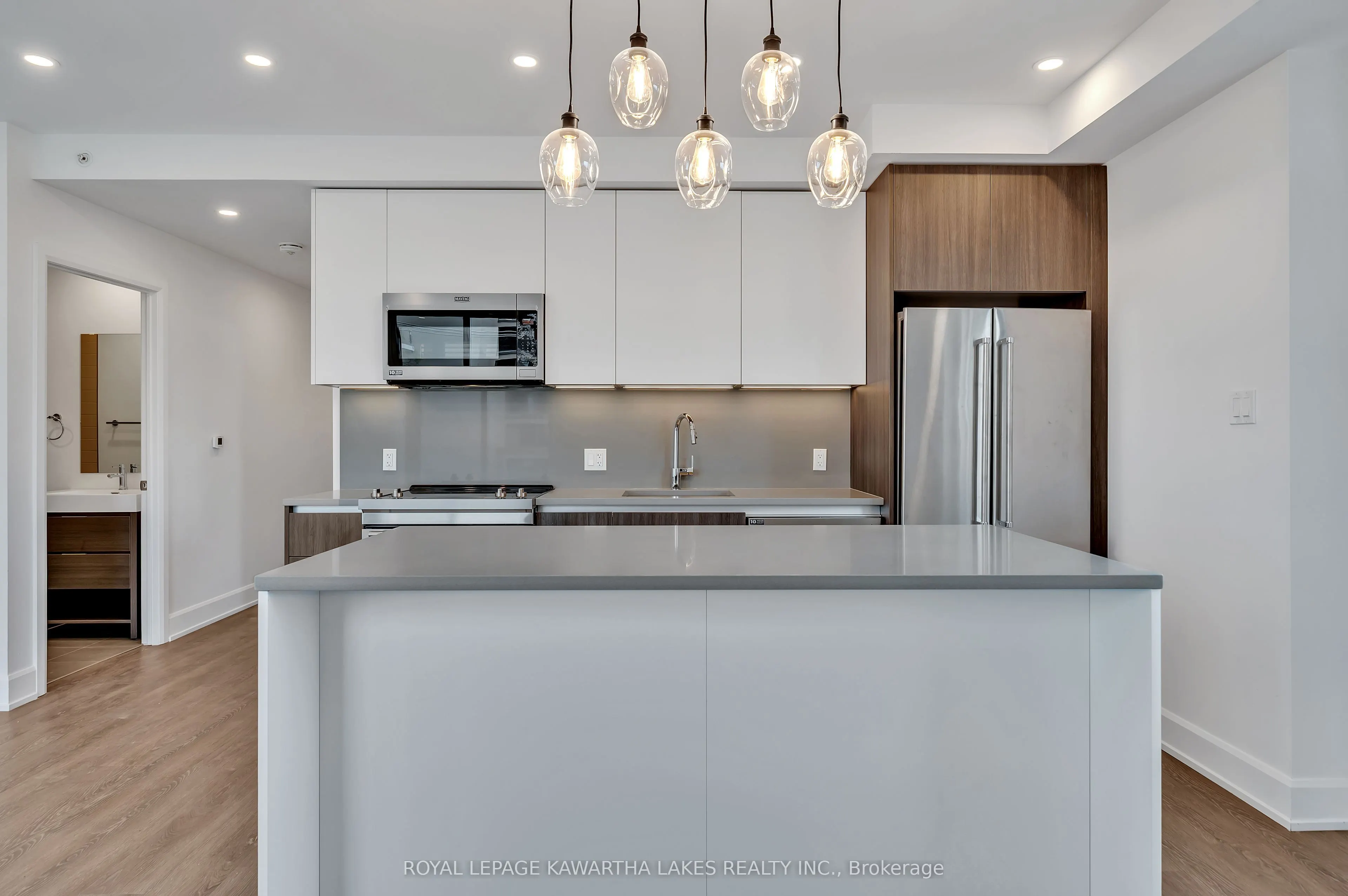 195 HUNTER Street E, #404