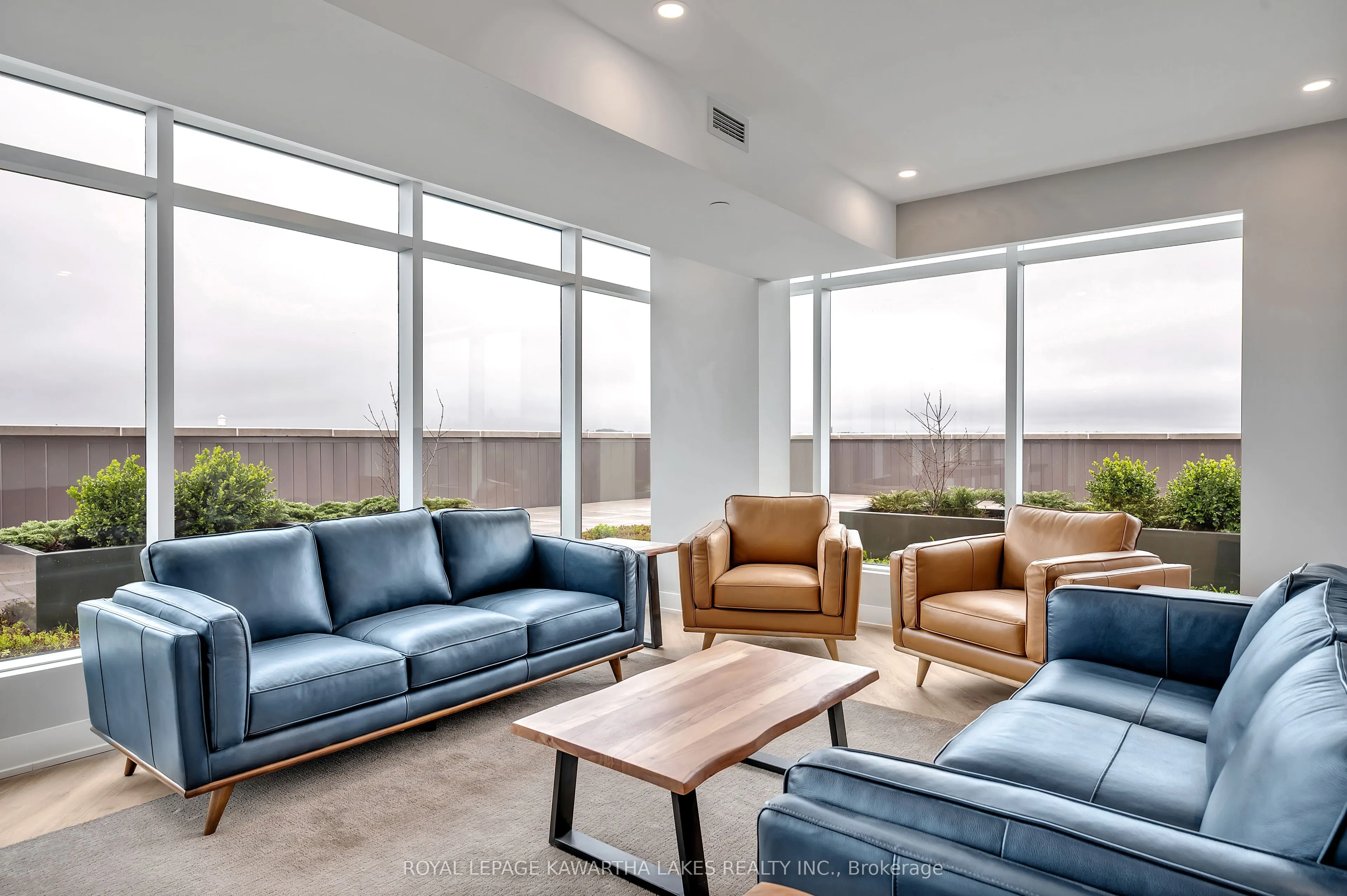 195 HUNTER Street E, #404