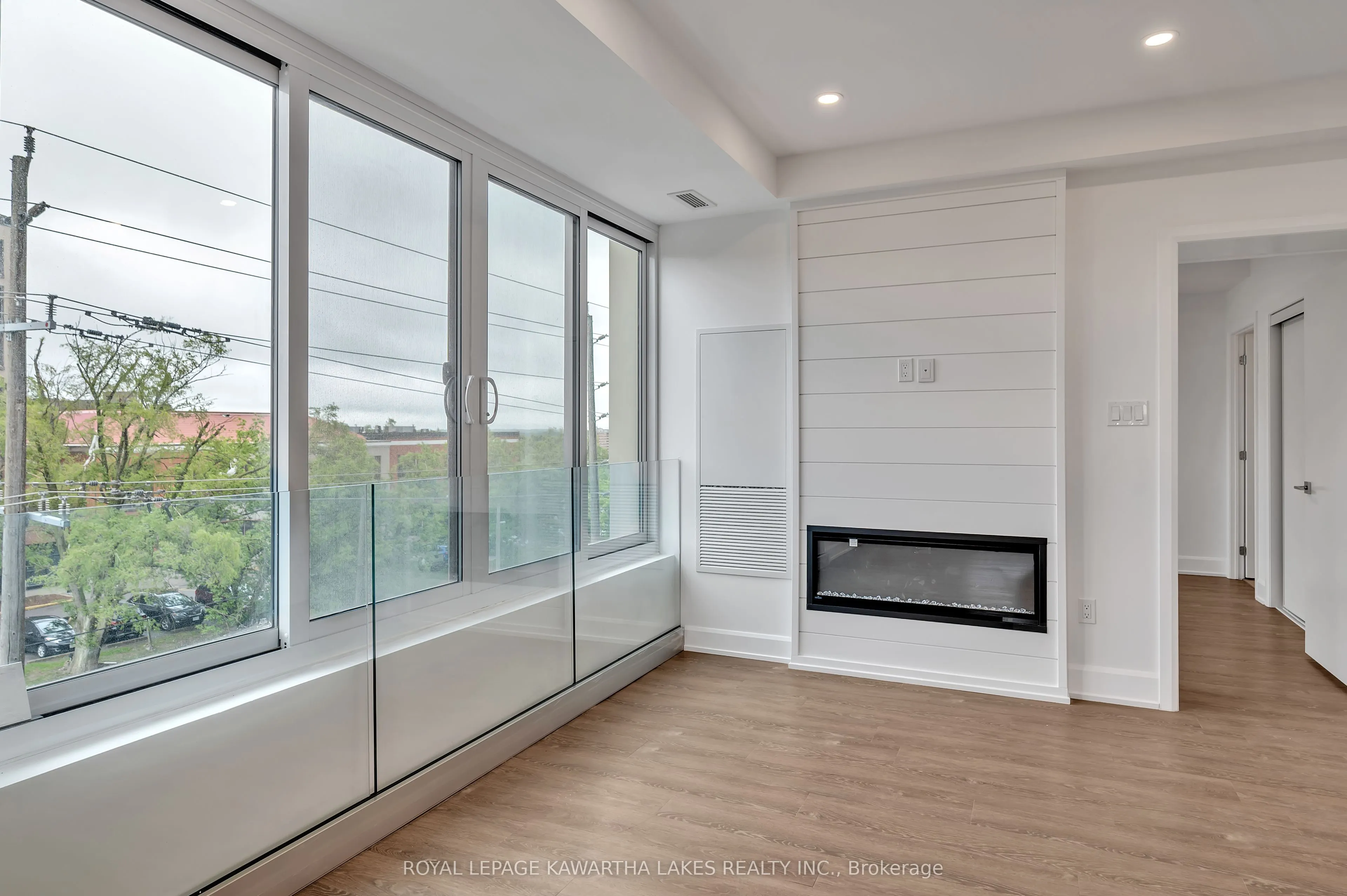 195 HUNTER Street E, #404
