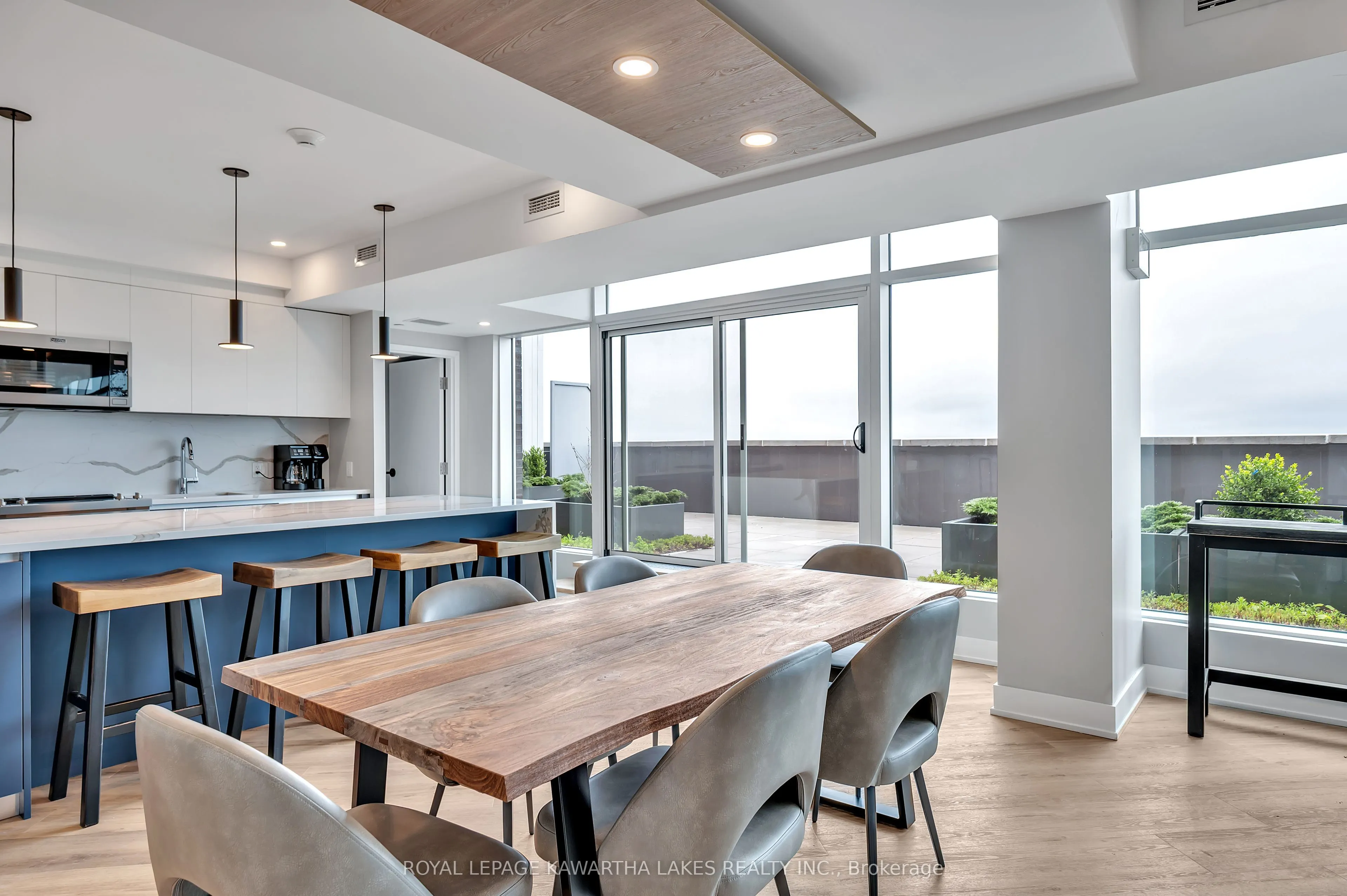 195 HUNTER Street E, #404