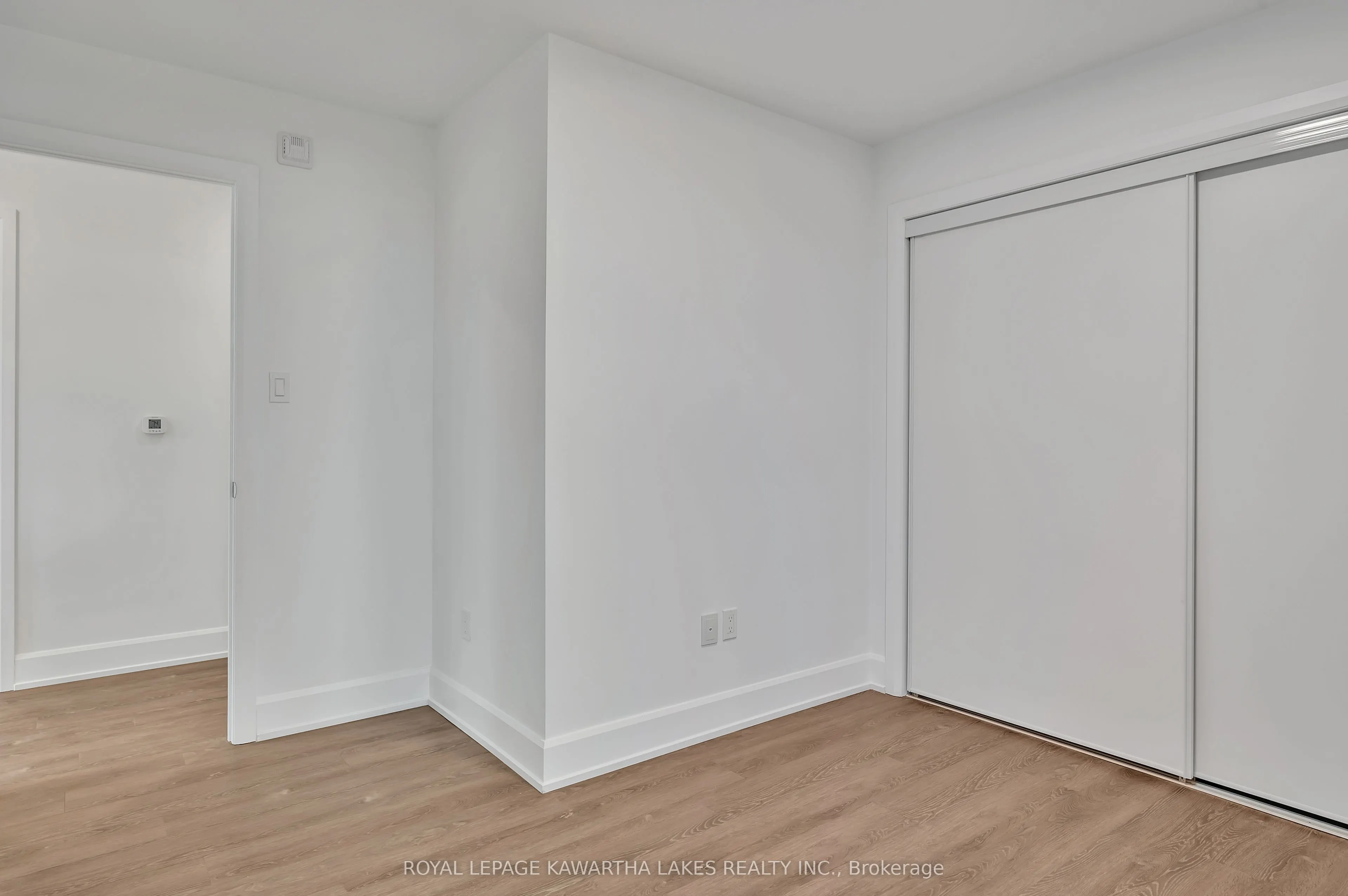 195 HUNTER Street E, #404