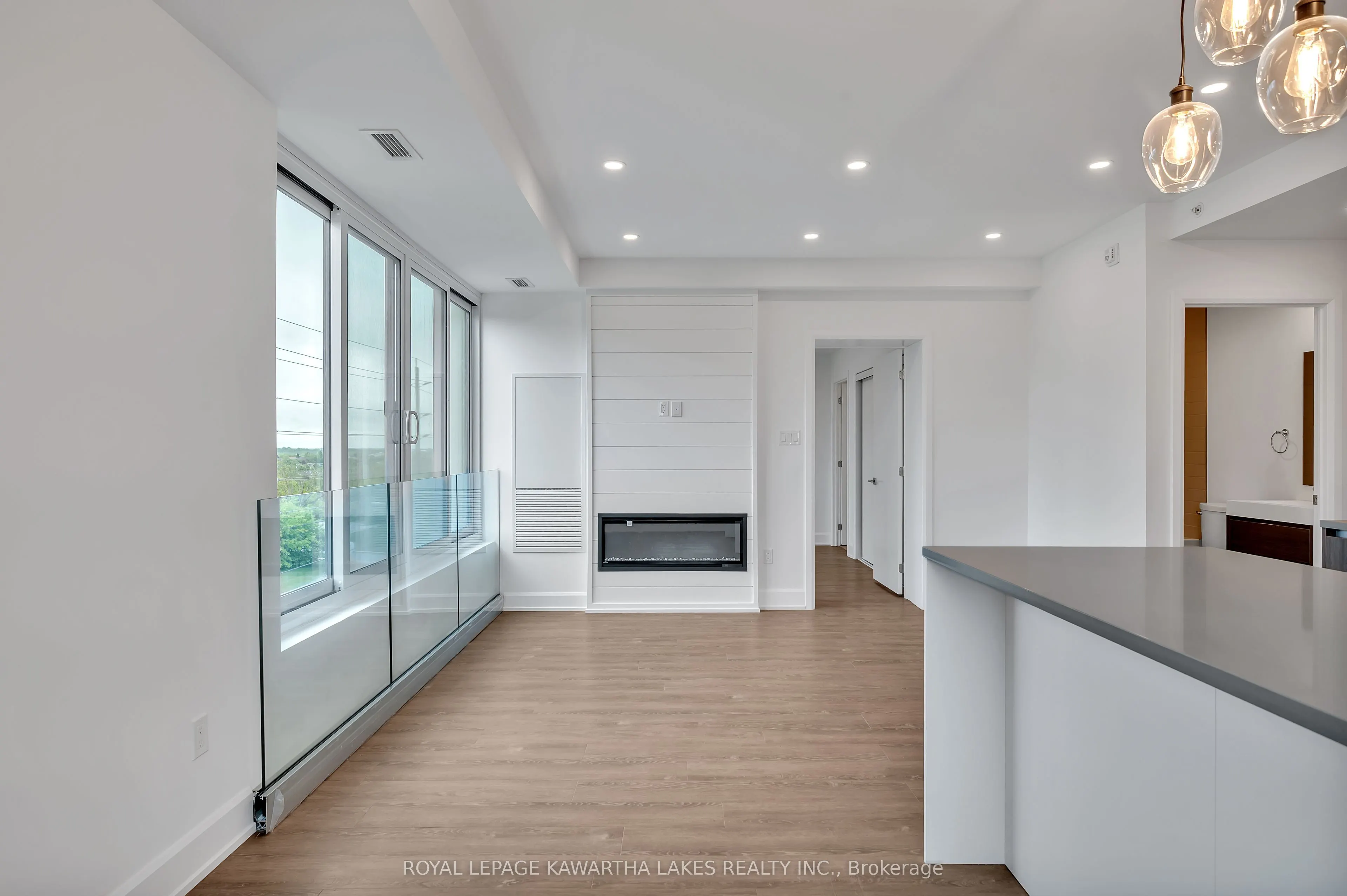 195 HUNTER Street E, #404