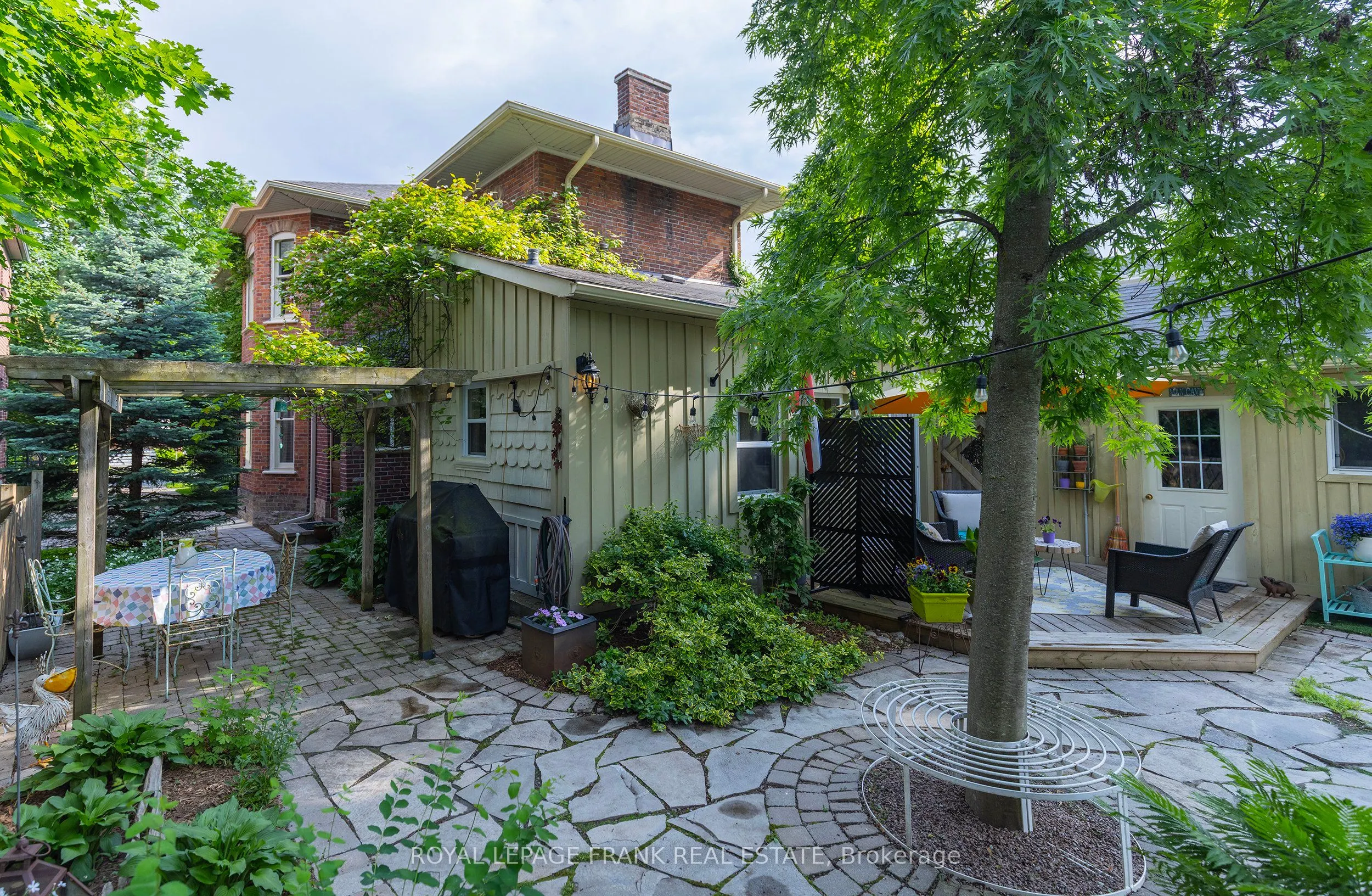 454 Weller Street