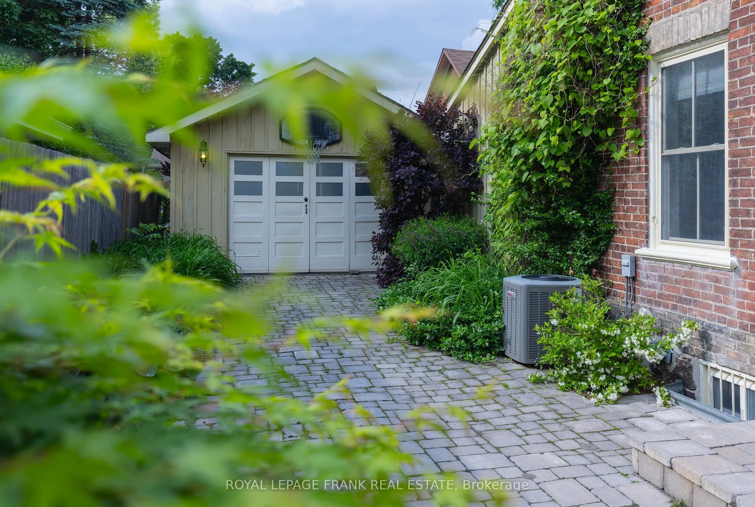 454 Weller Street