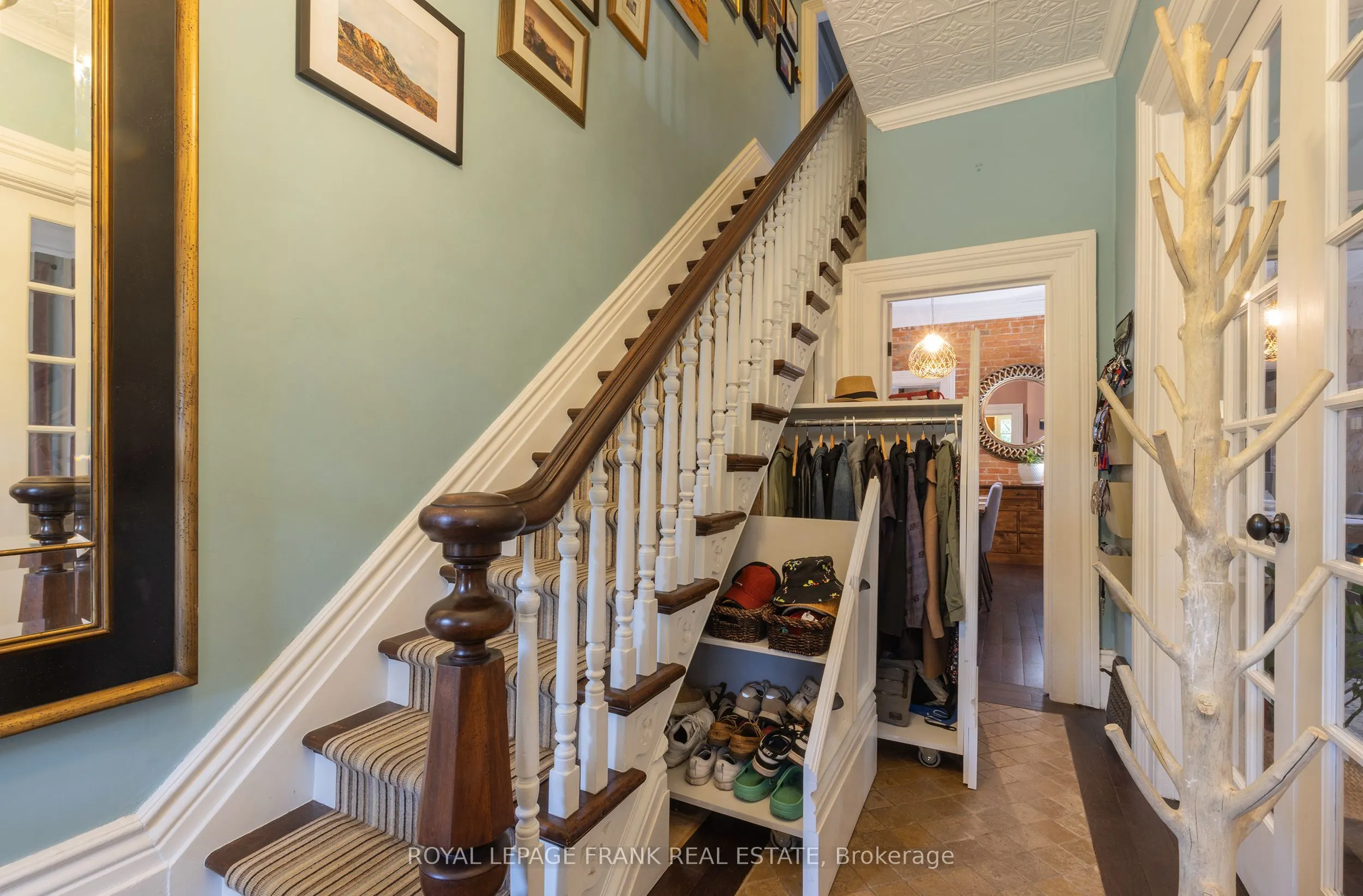 454 Weller Street