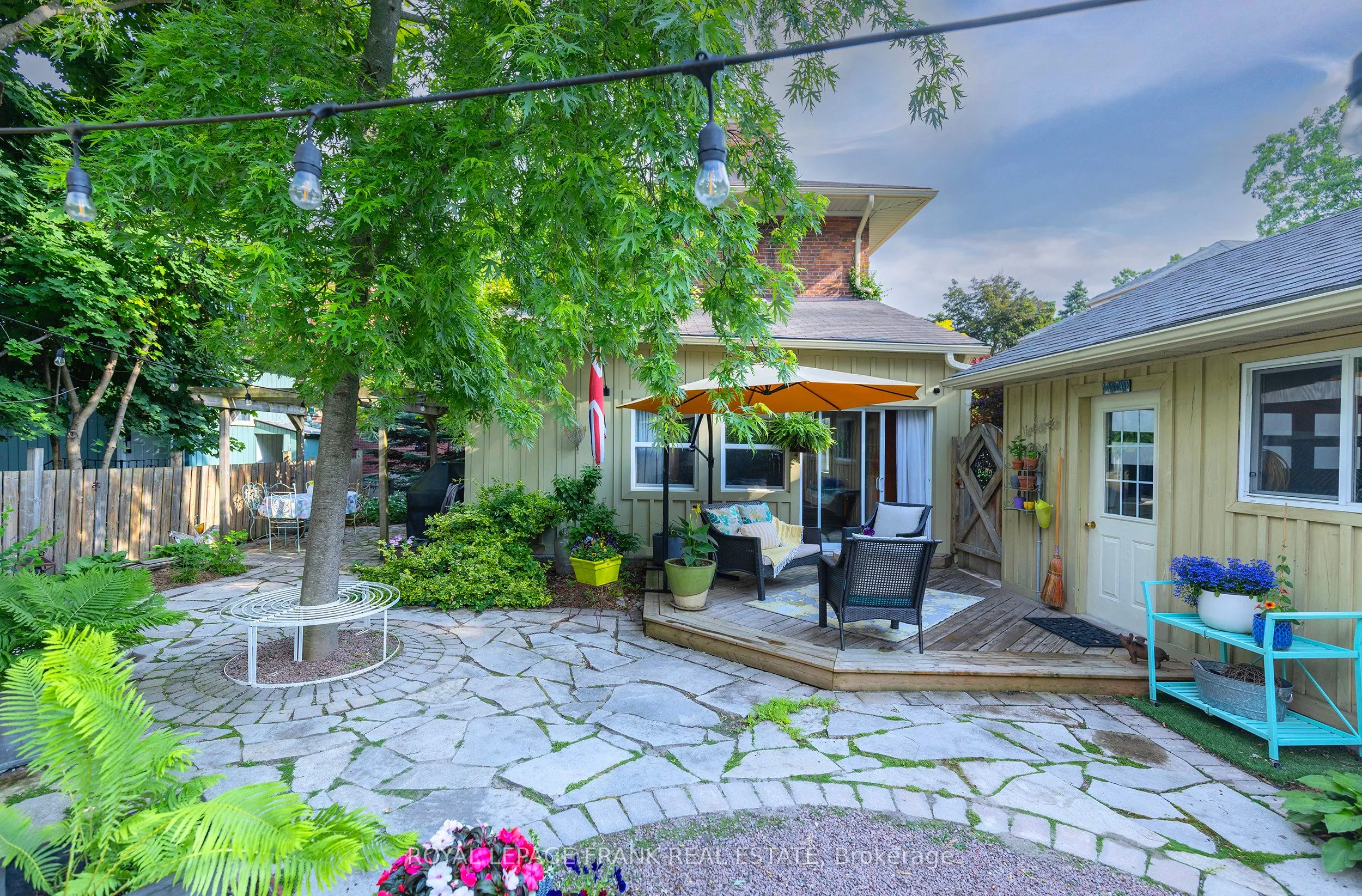 454 Weller Street