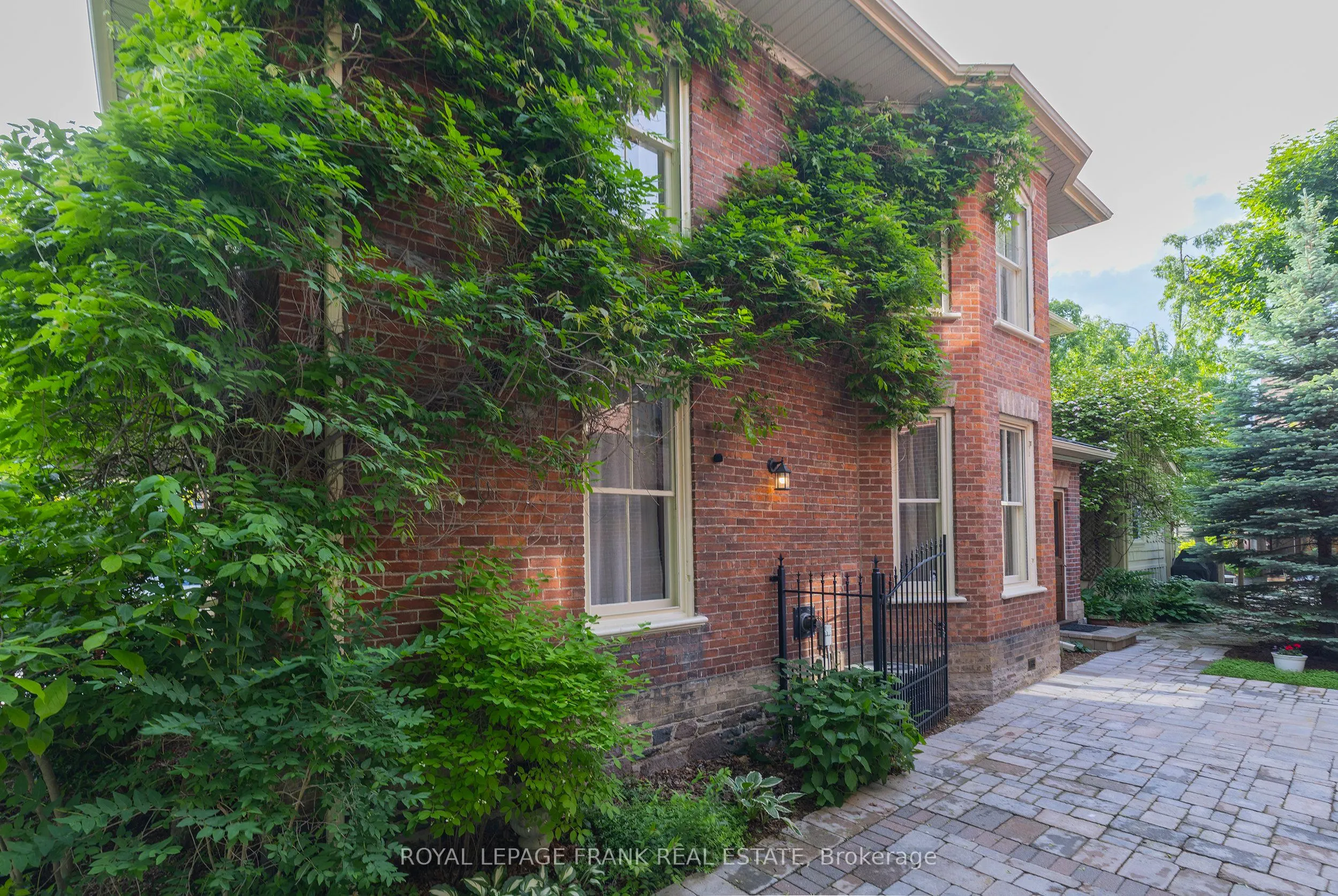 454 Weller Street