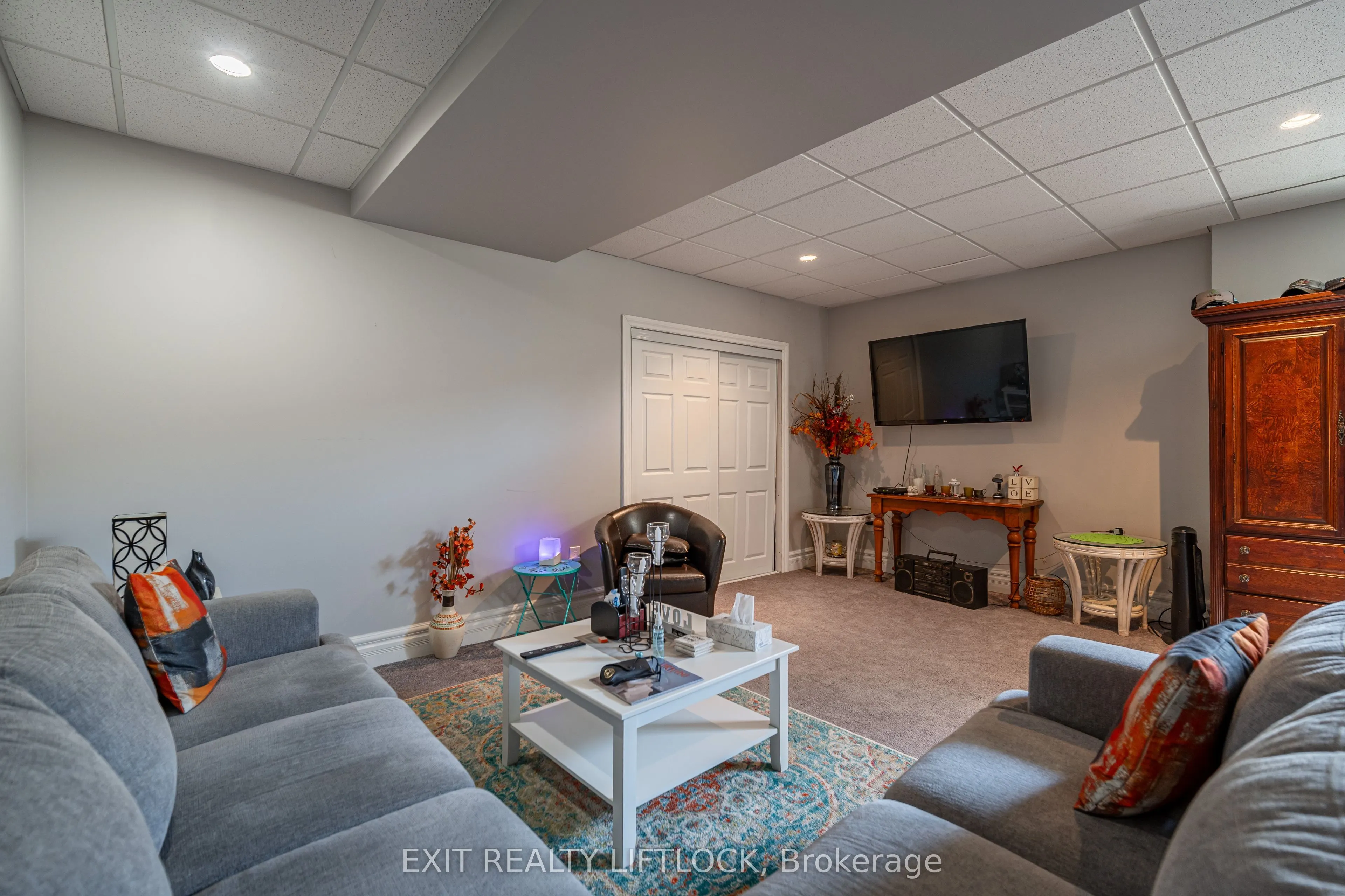 399 Lakeshore Road