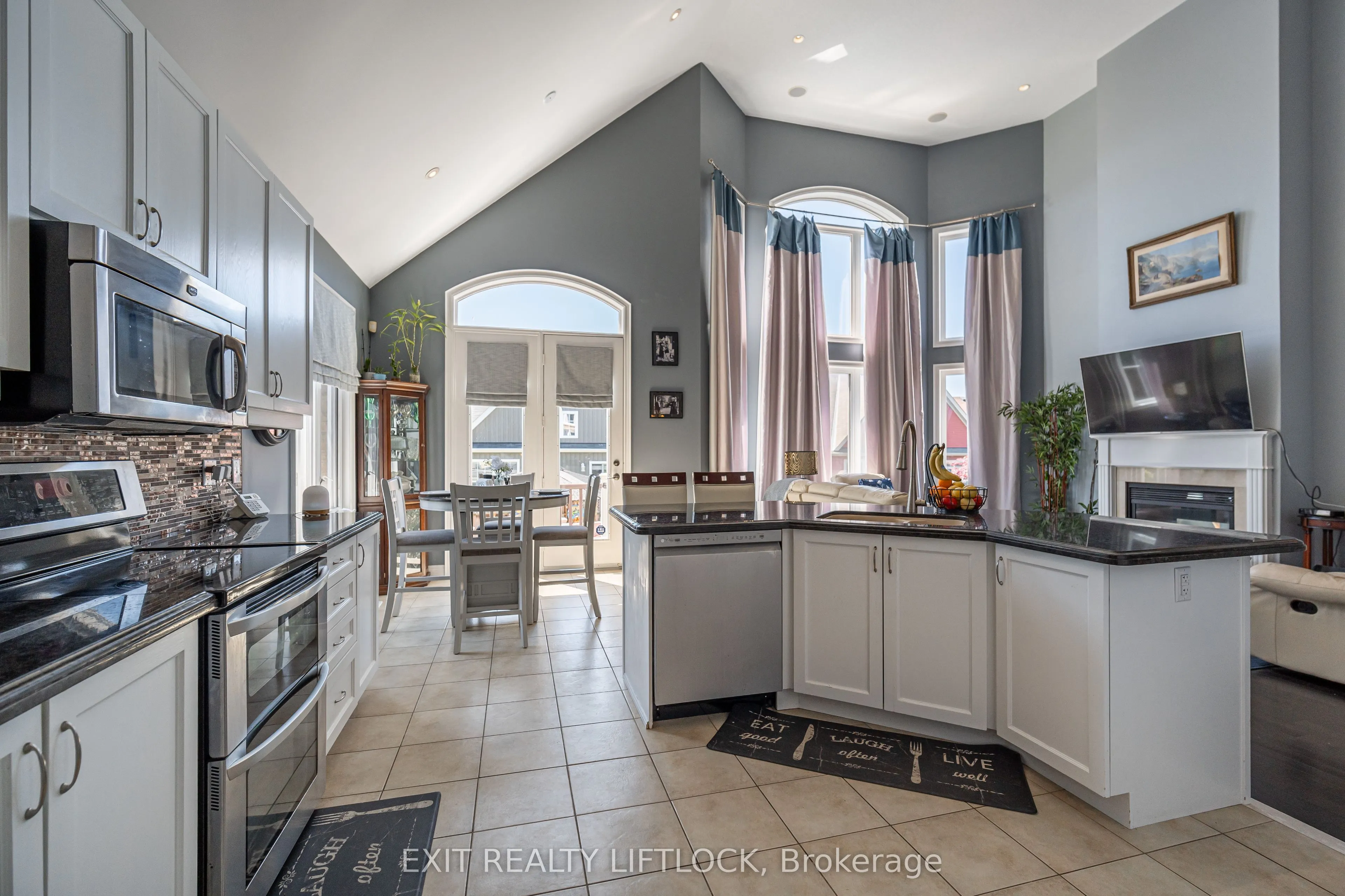 399 Lakeshore Road