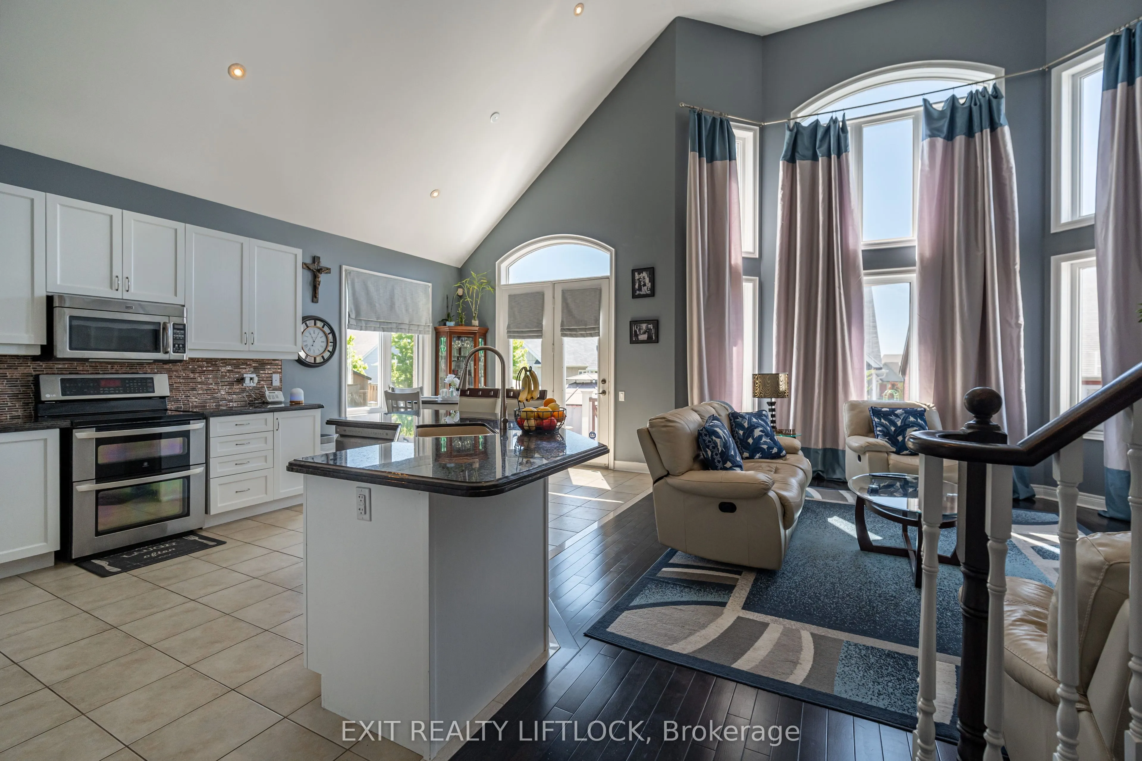 399 Lakeshore Road