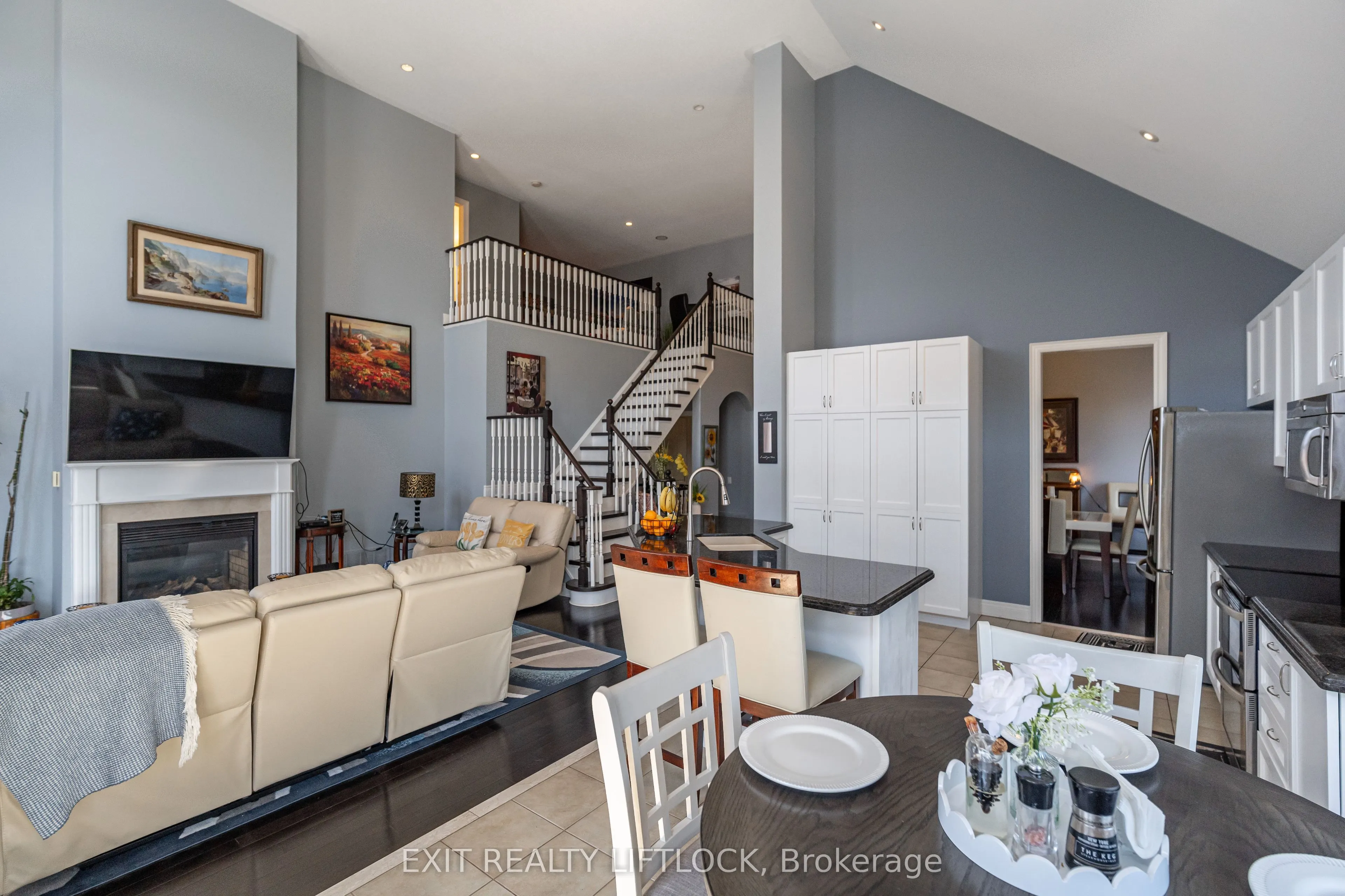 399 Lakeshore Road