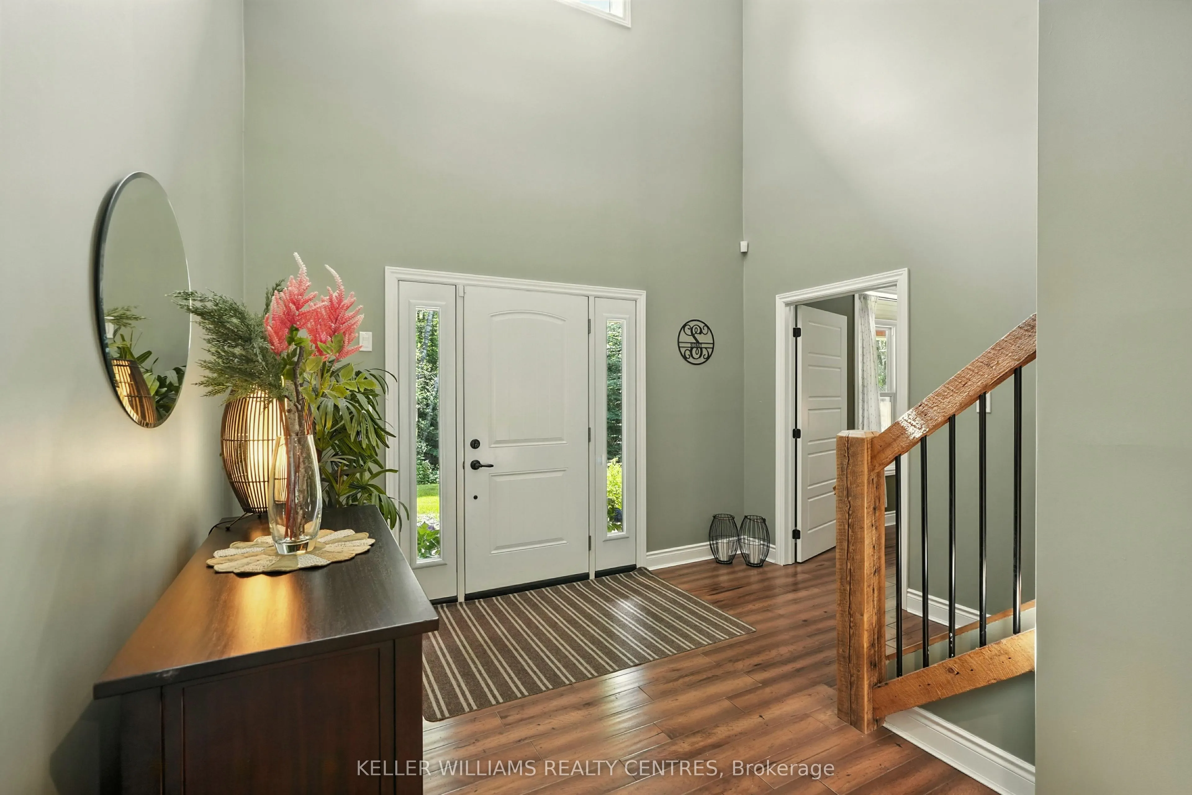 96 Lindgren Road E