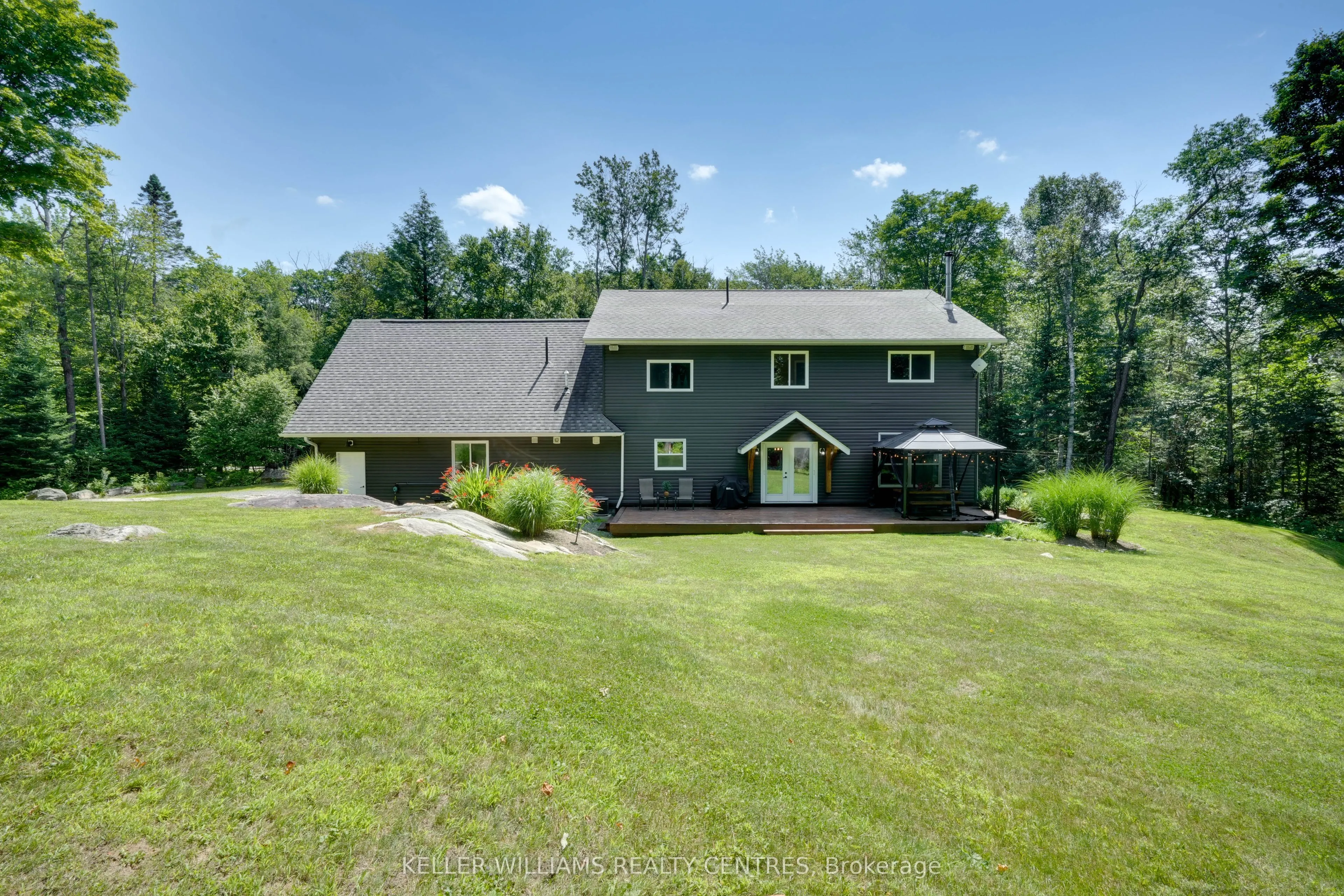 96 Lindgren Road E