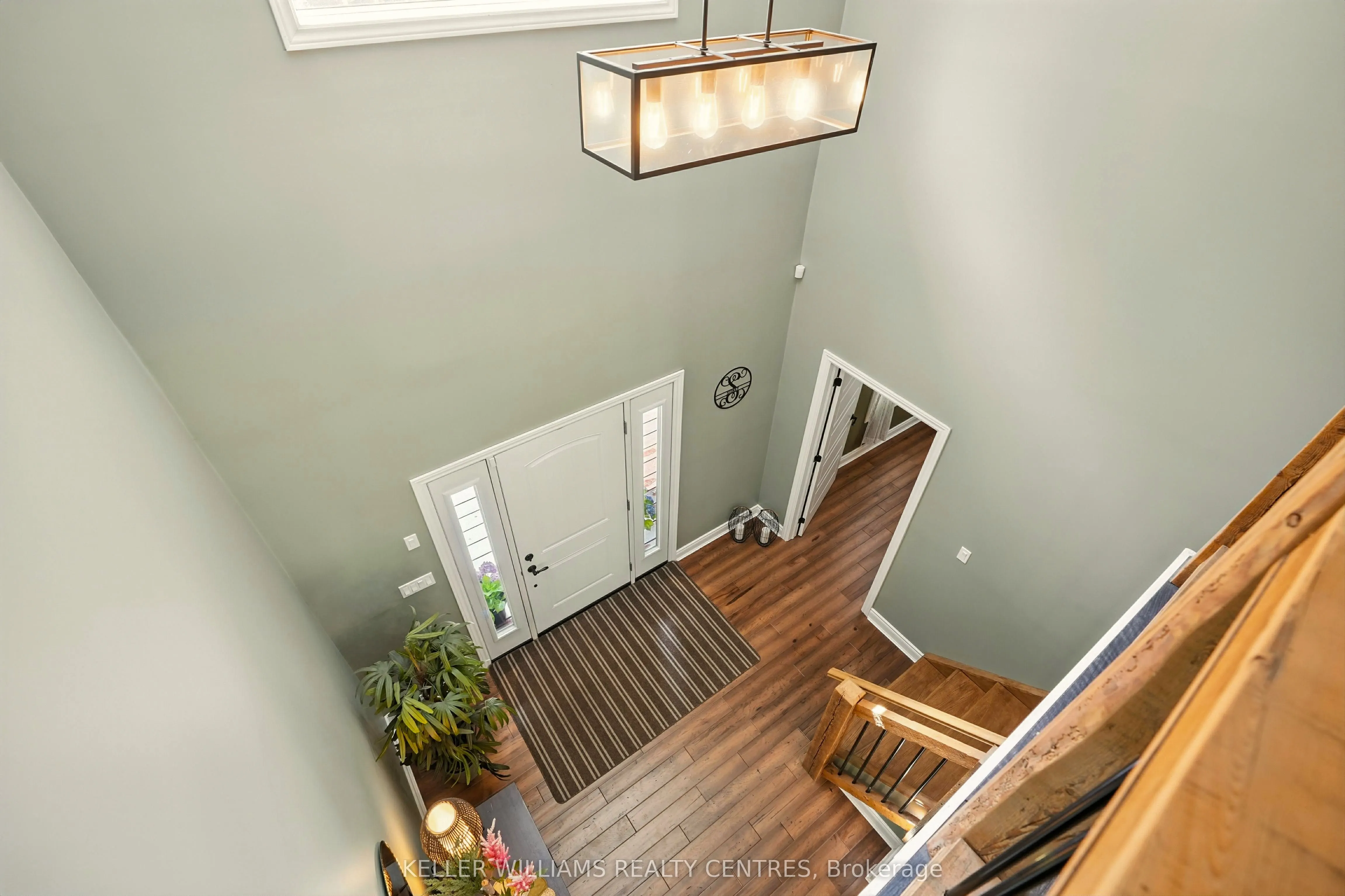 96 Lindgren Road E