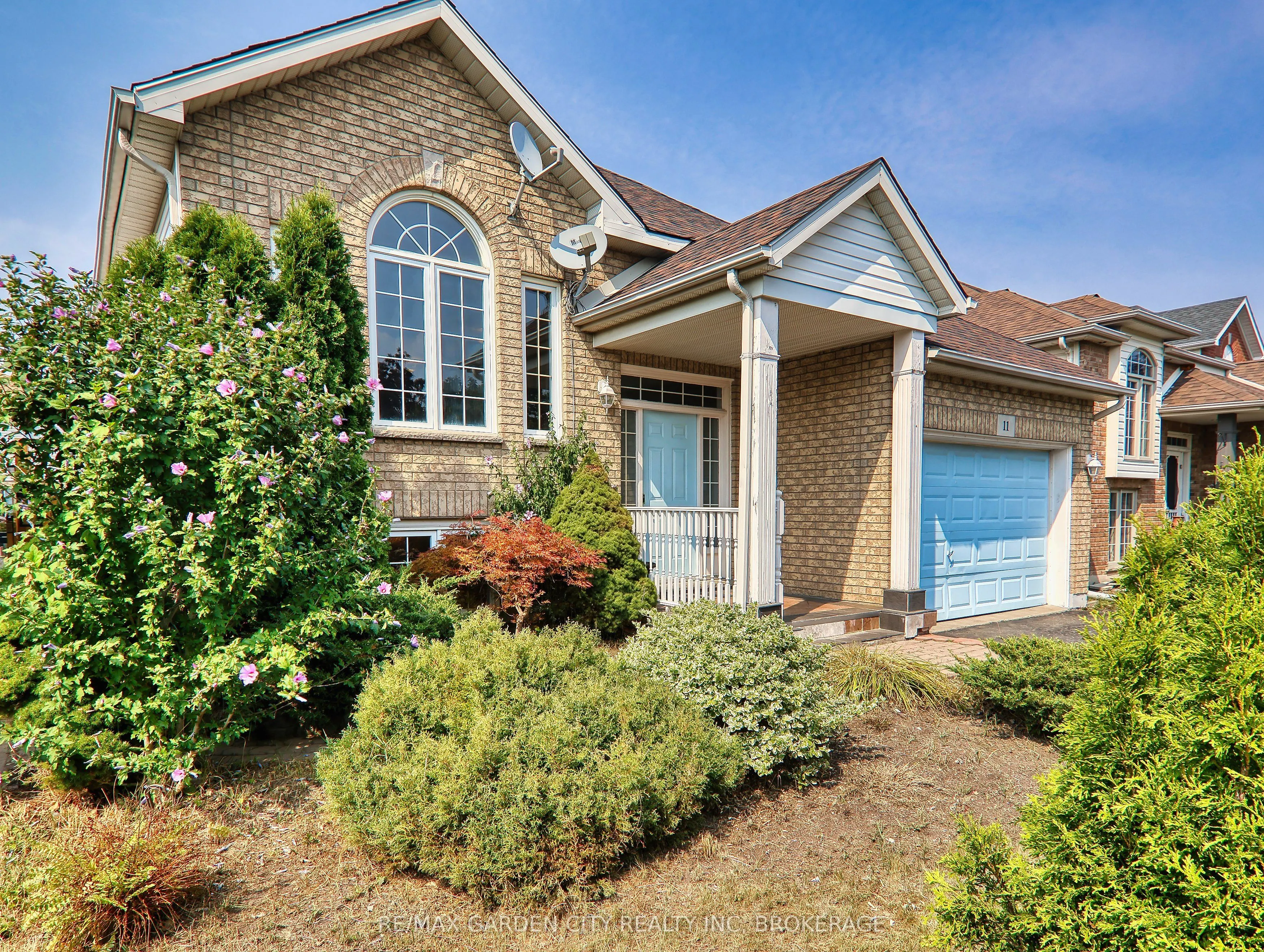 11 Cozocar Crescent