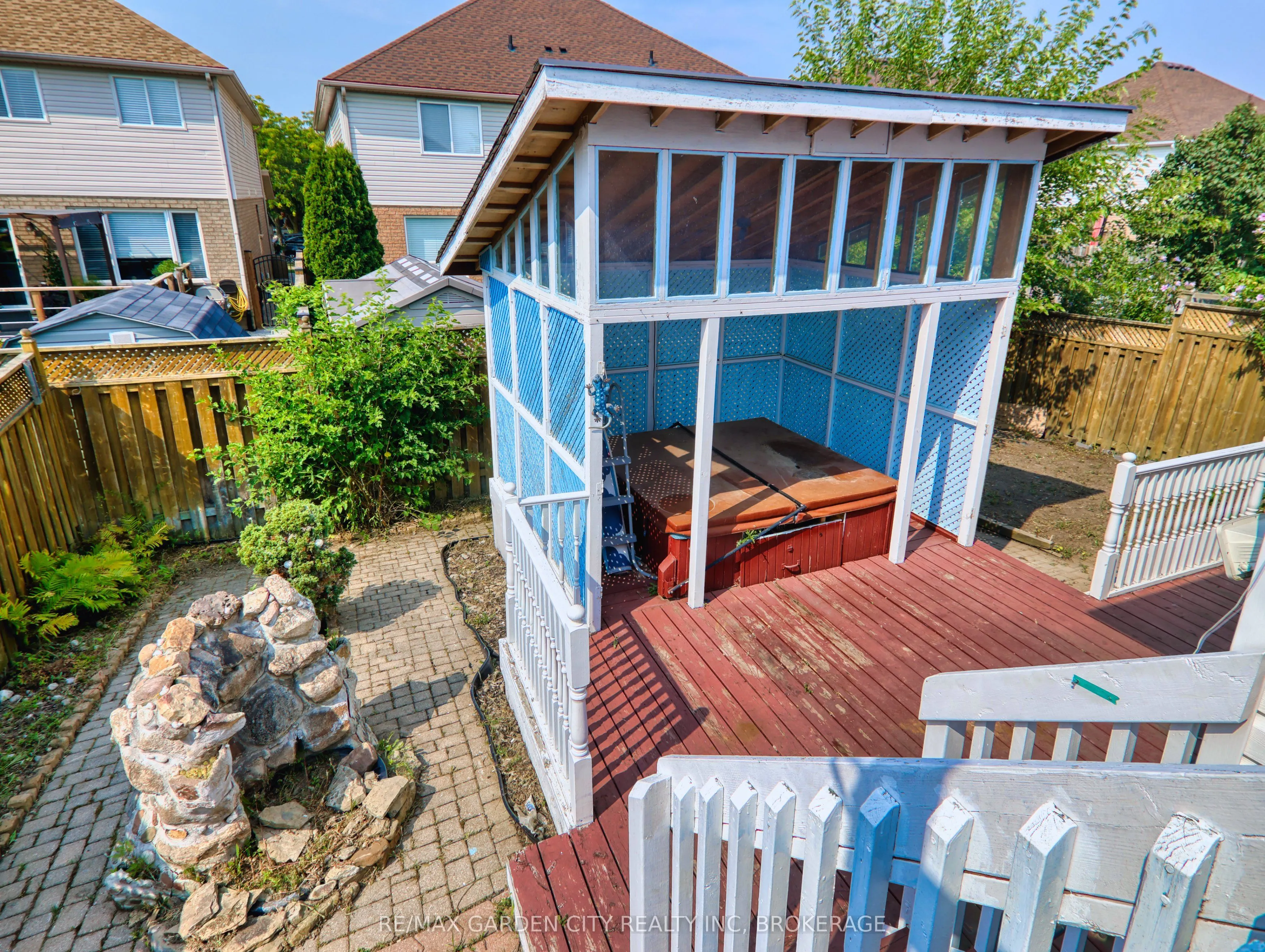 11 Cozocar Crescent