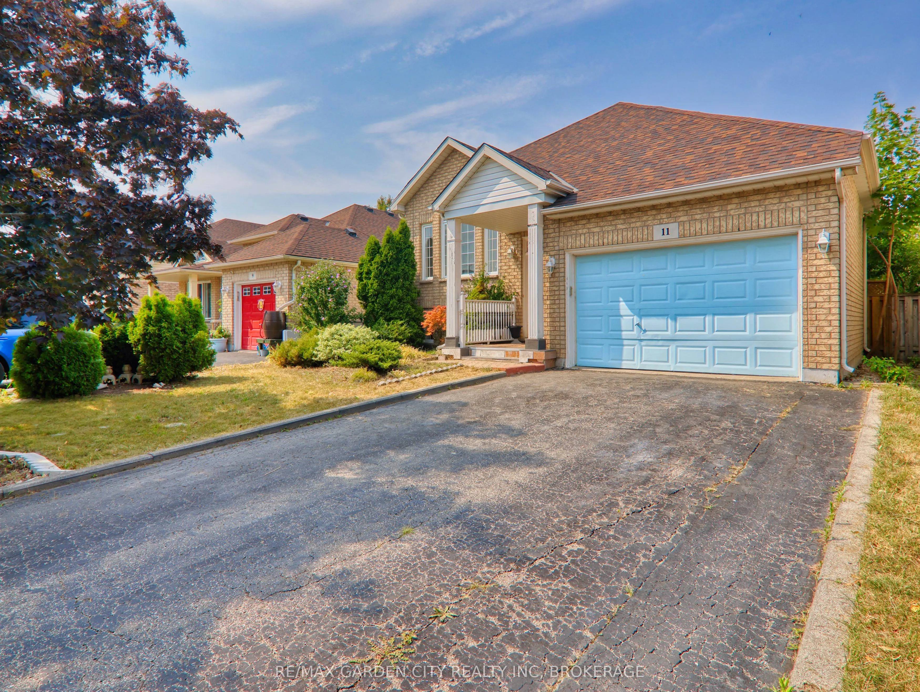 11 Cozocar Crescent