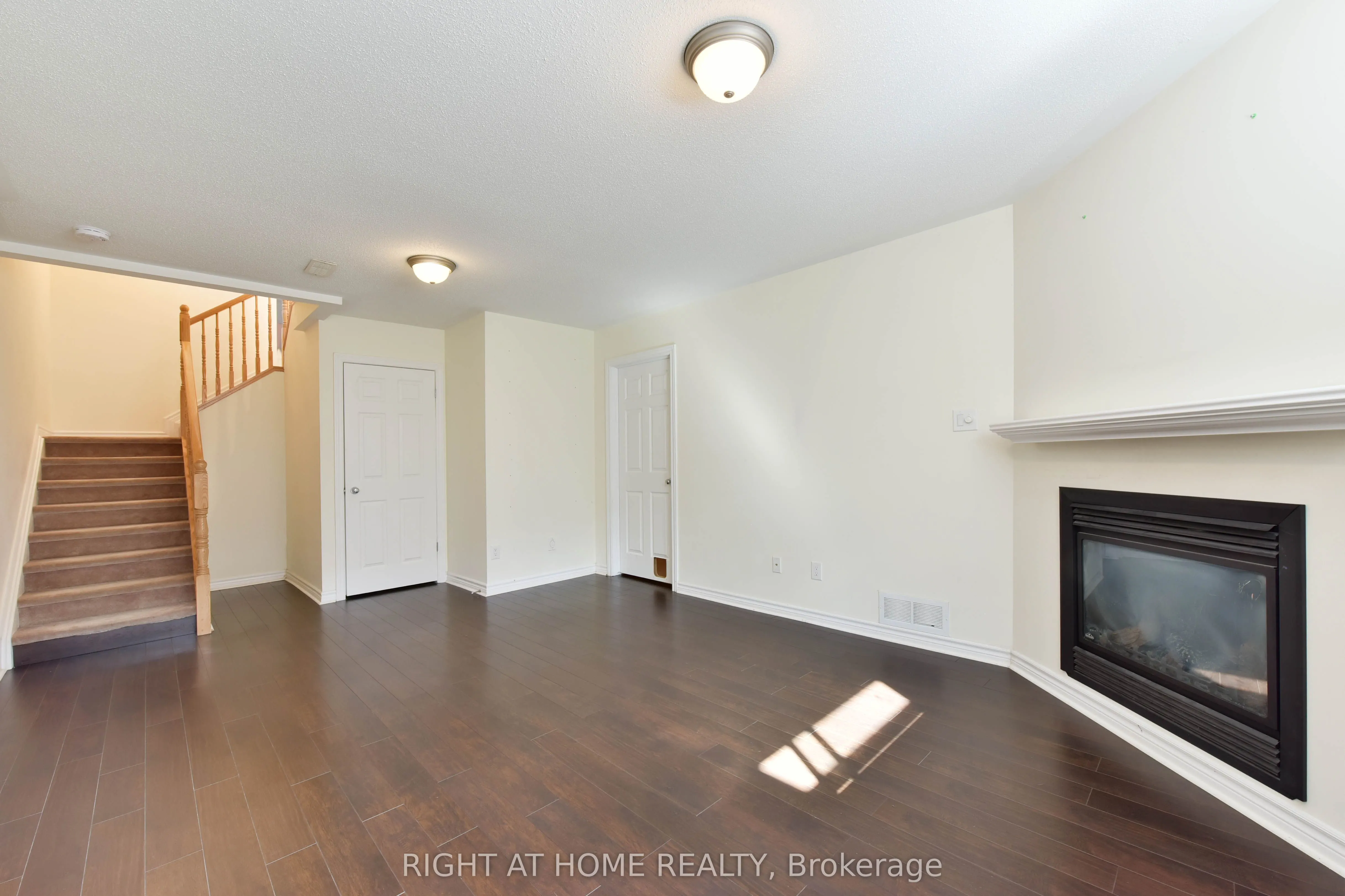 226 HUNTERBROOK Street