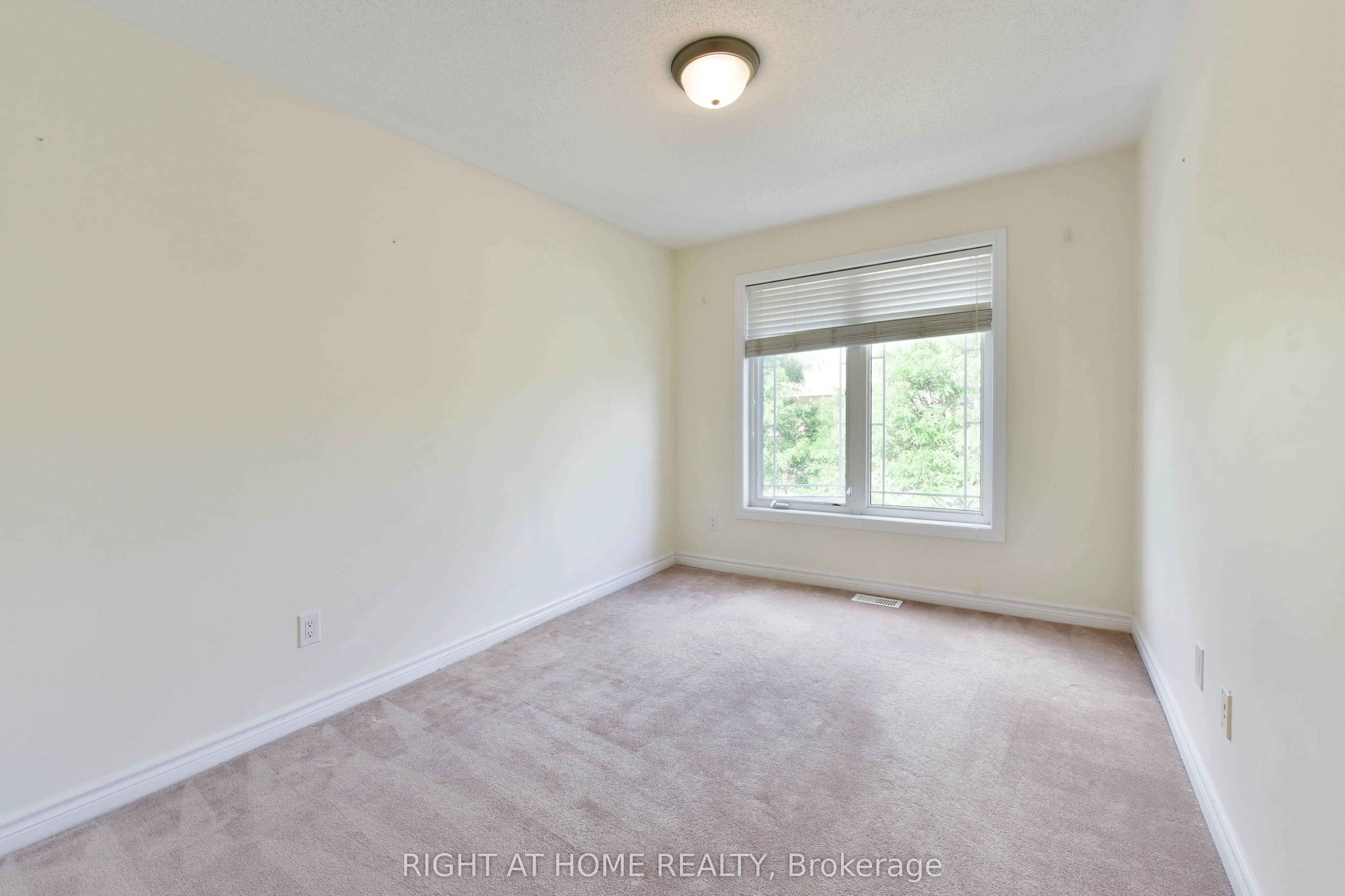 226 HUNTERBROOK Street