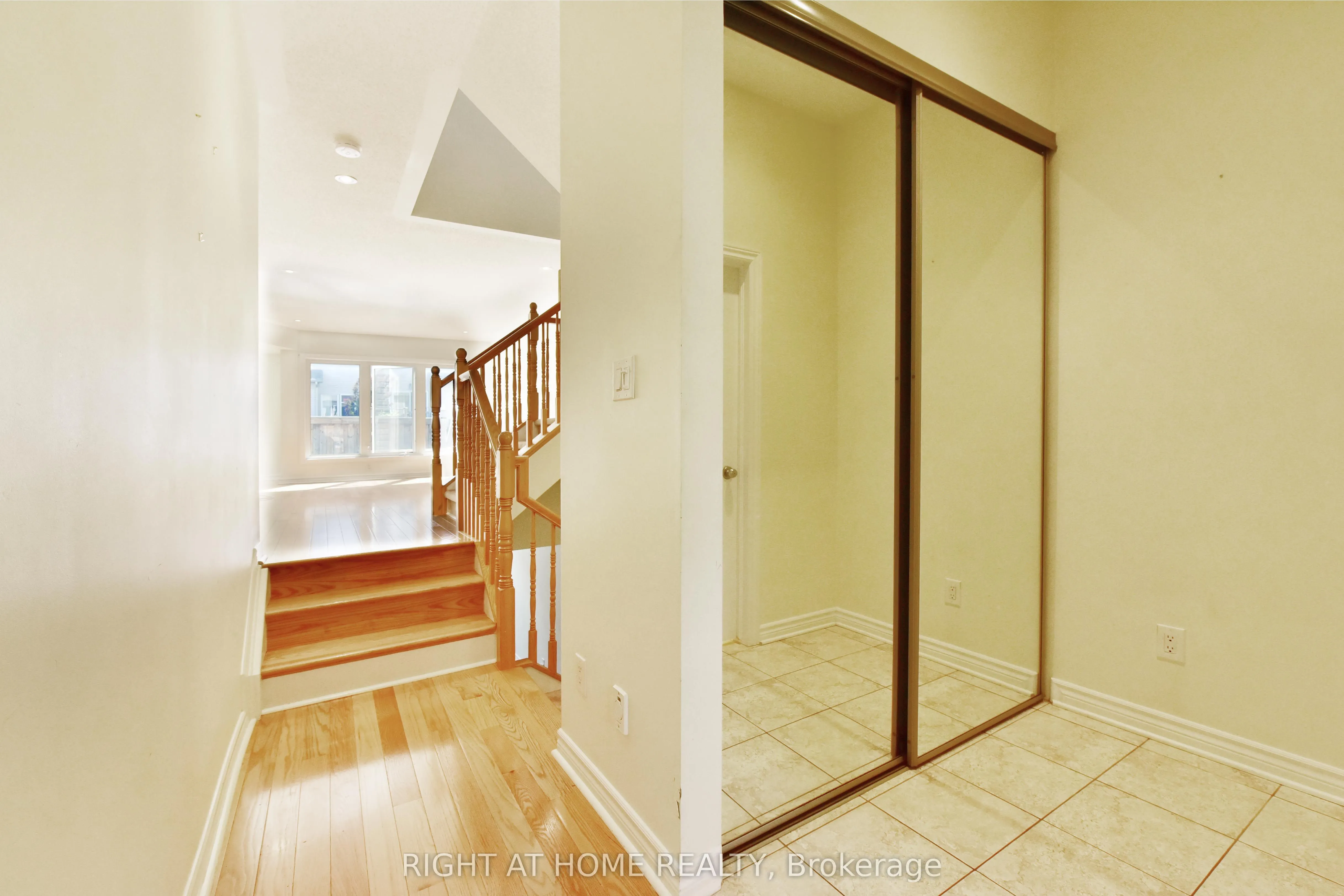 226 HUNTERBROOK Street