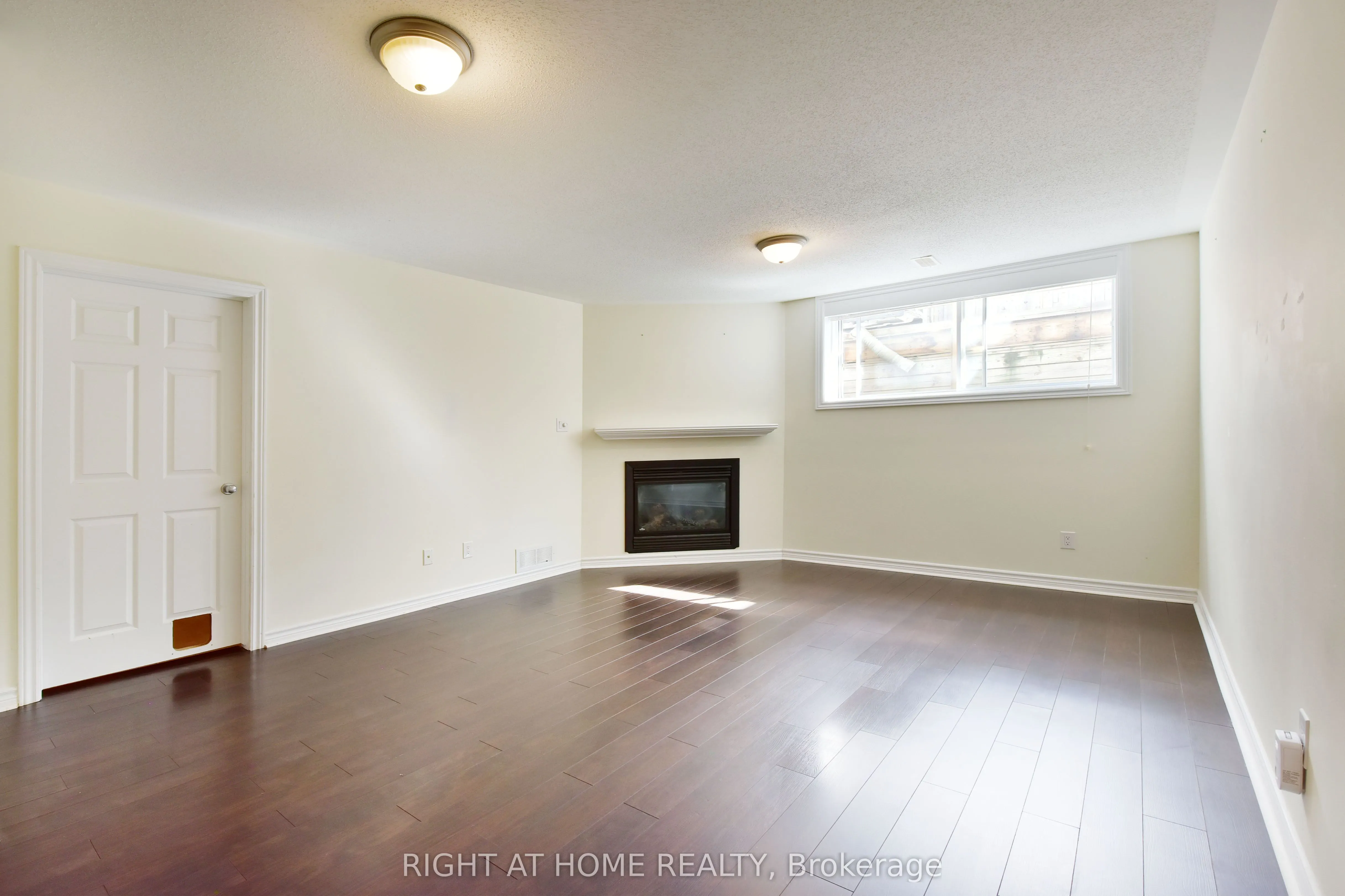 226 HUNTERBROOK Street