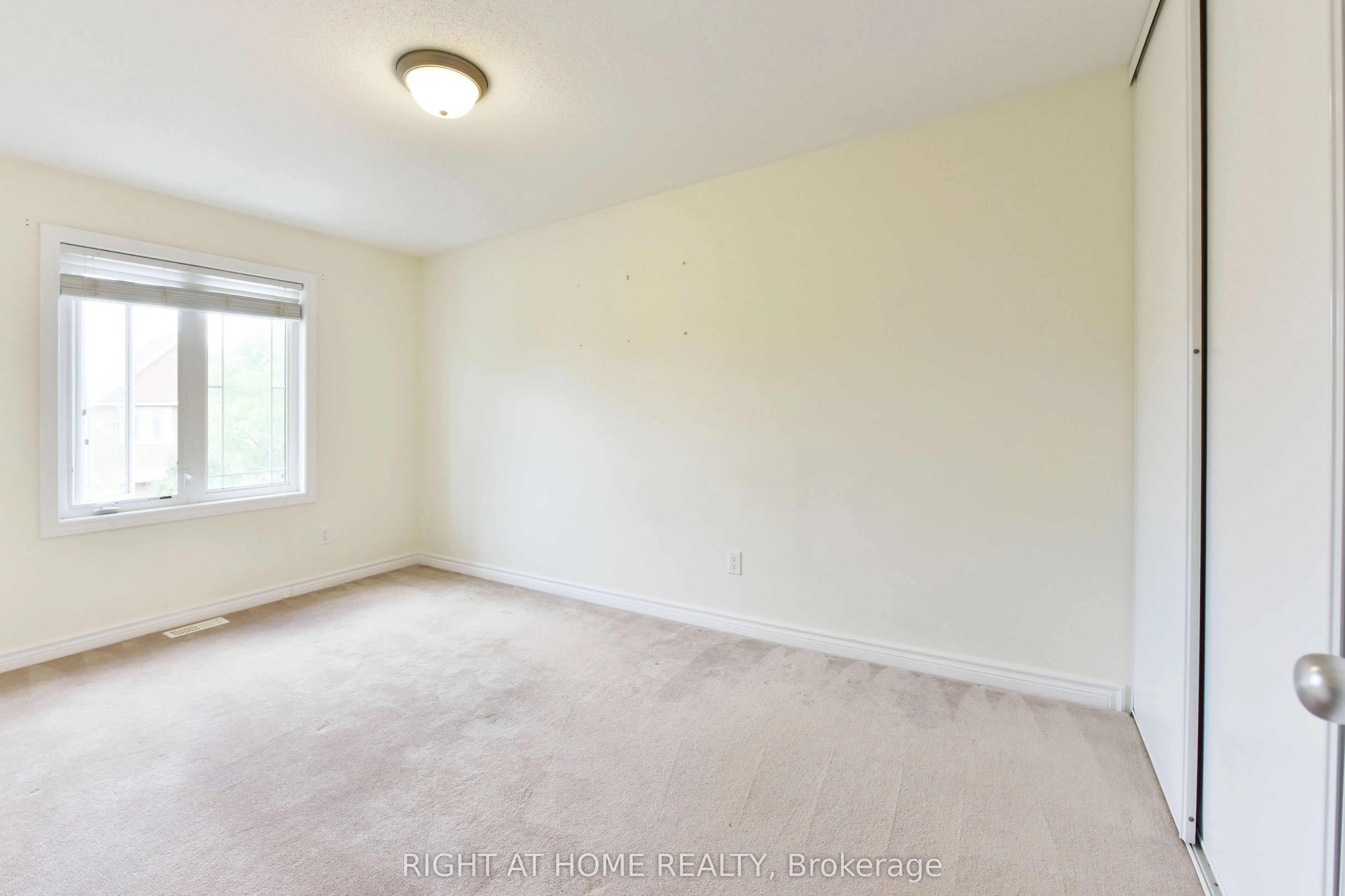 226 HUNTERBROOK Street