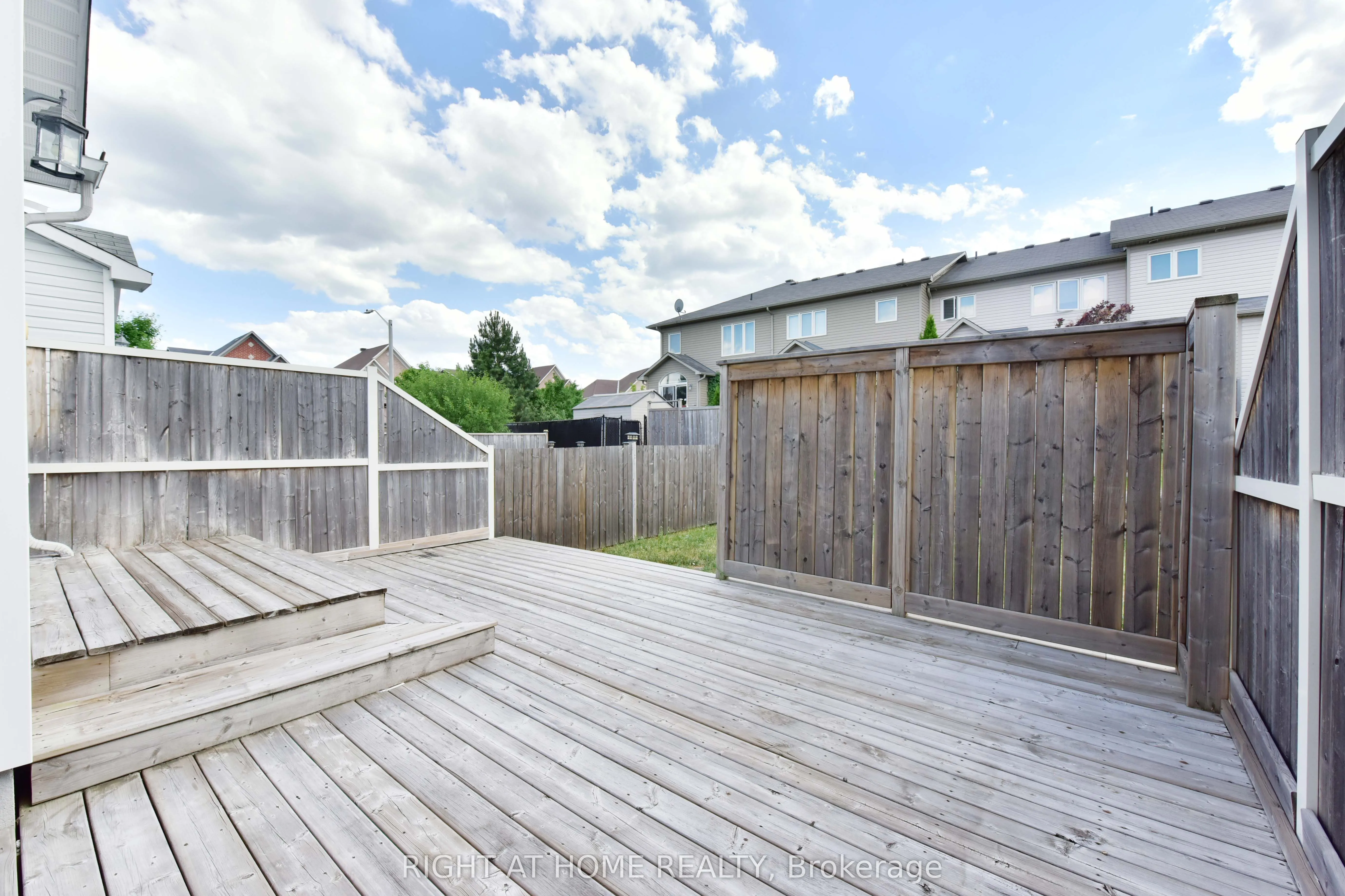 226 HUNTERBROOK Street
