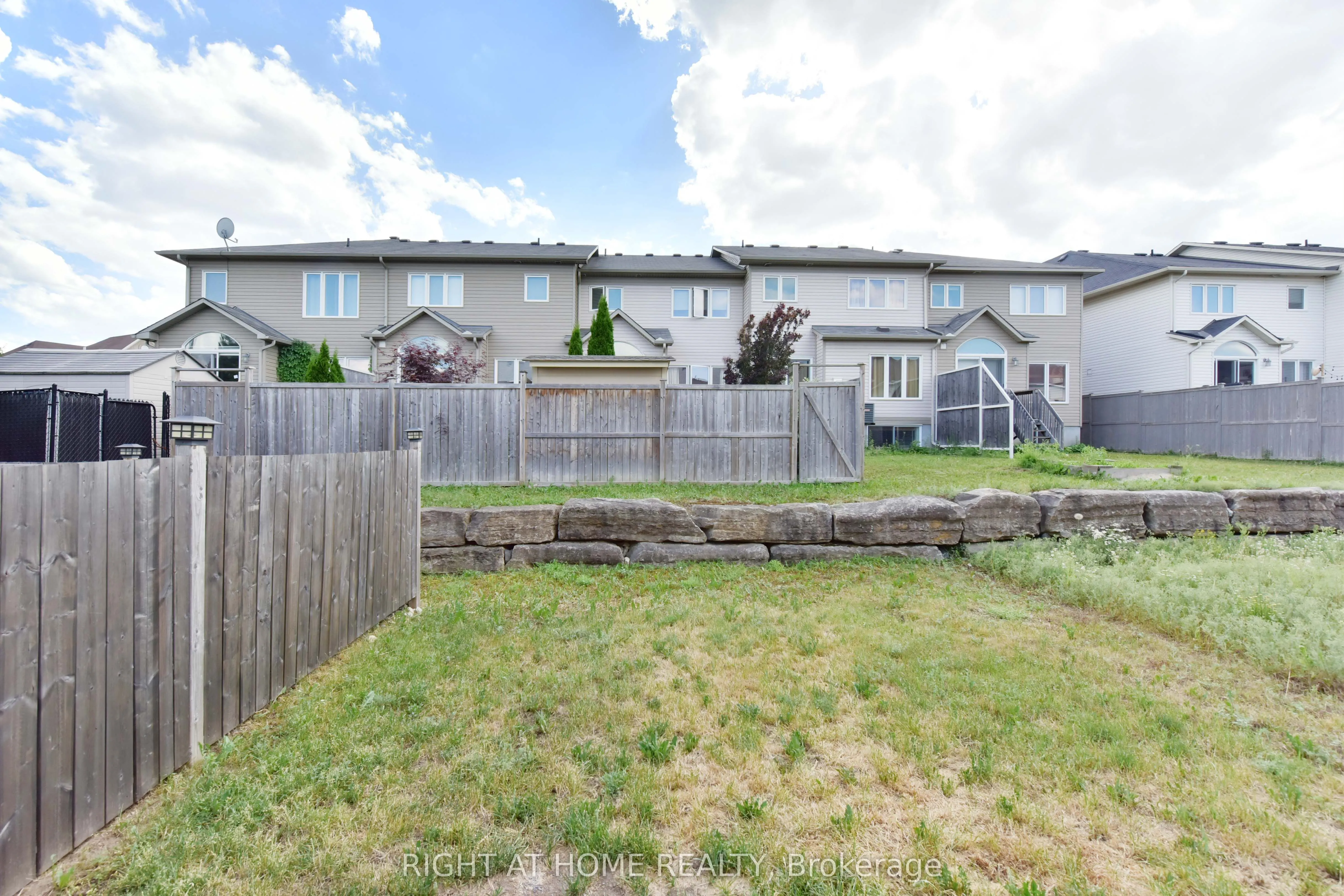 226 HUNTERBROOK Street