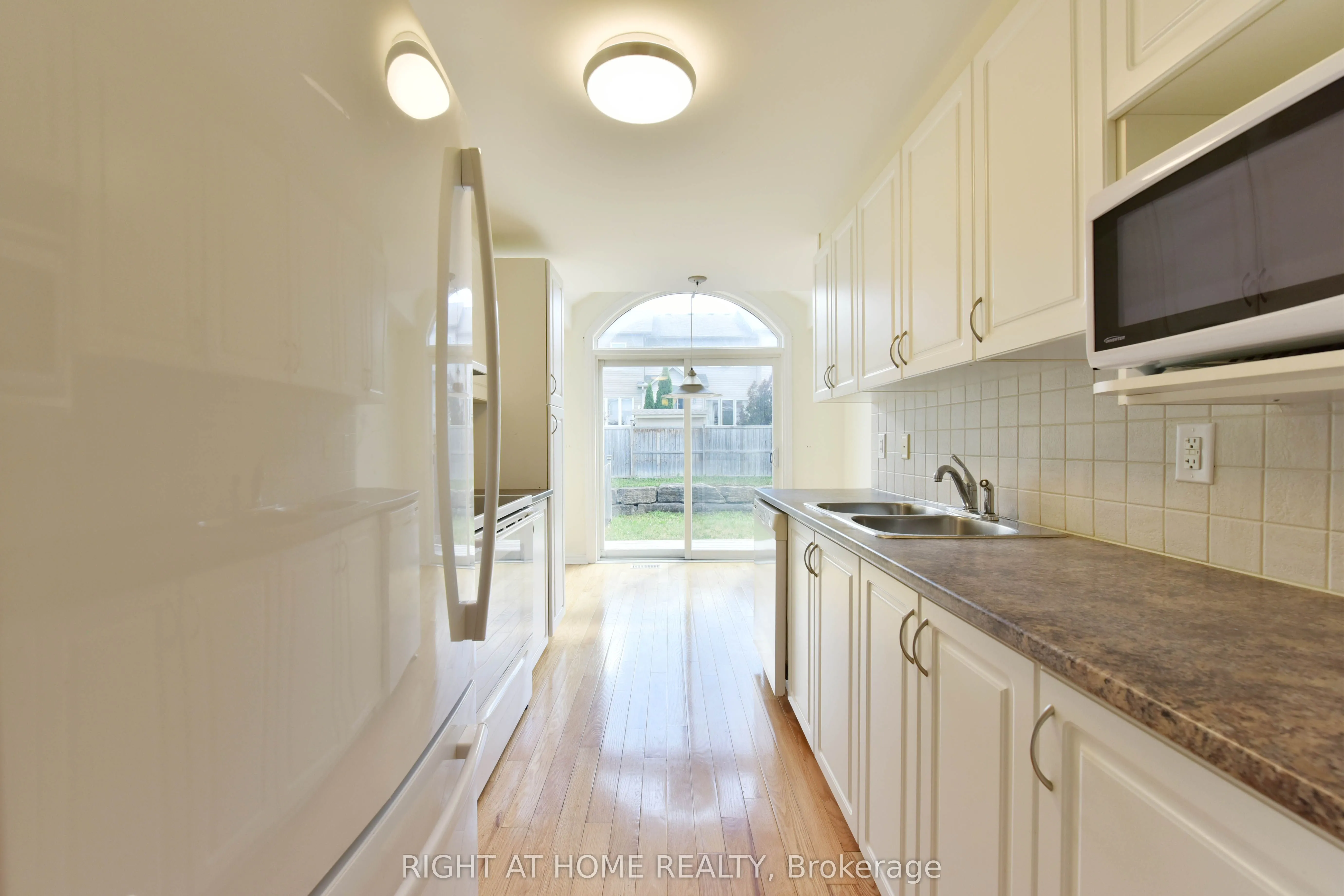 226 HUNTERBROOK Street