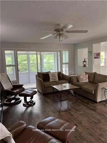 48 Boyce Trail