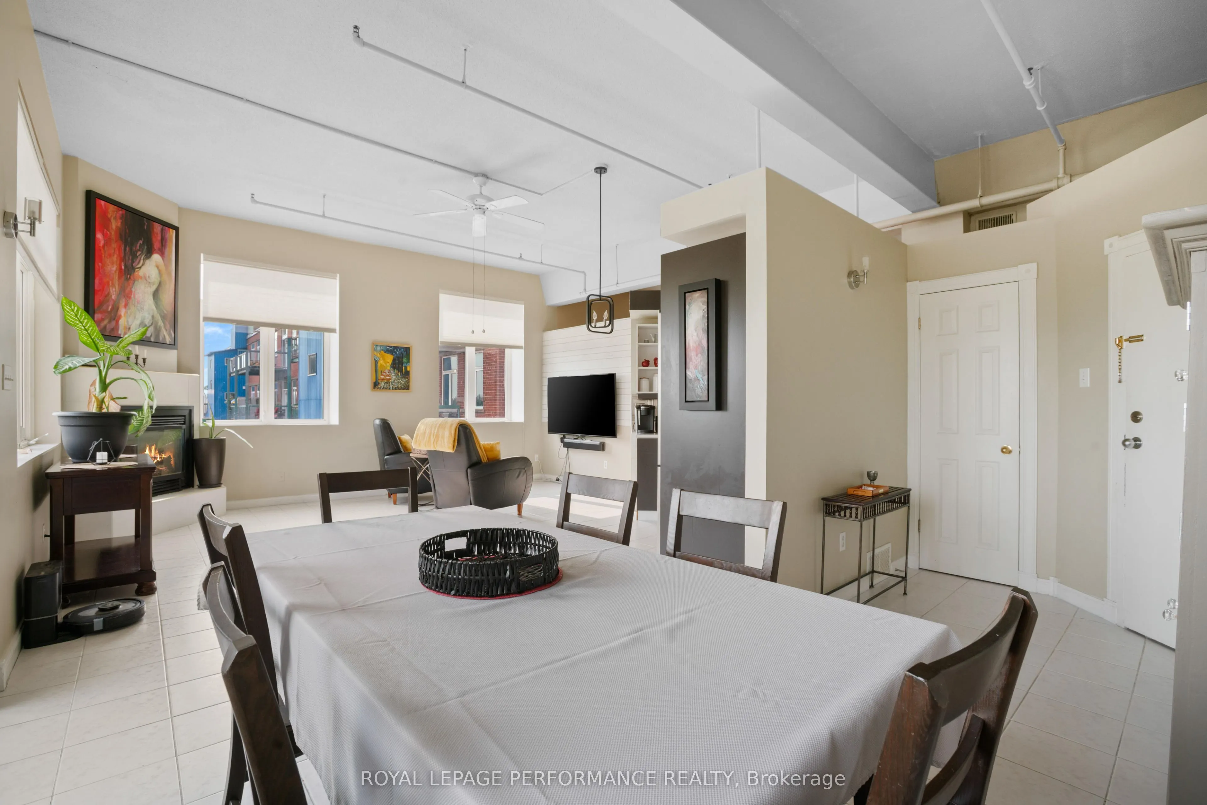 225 Main Street W, #304